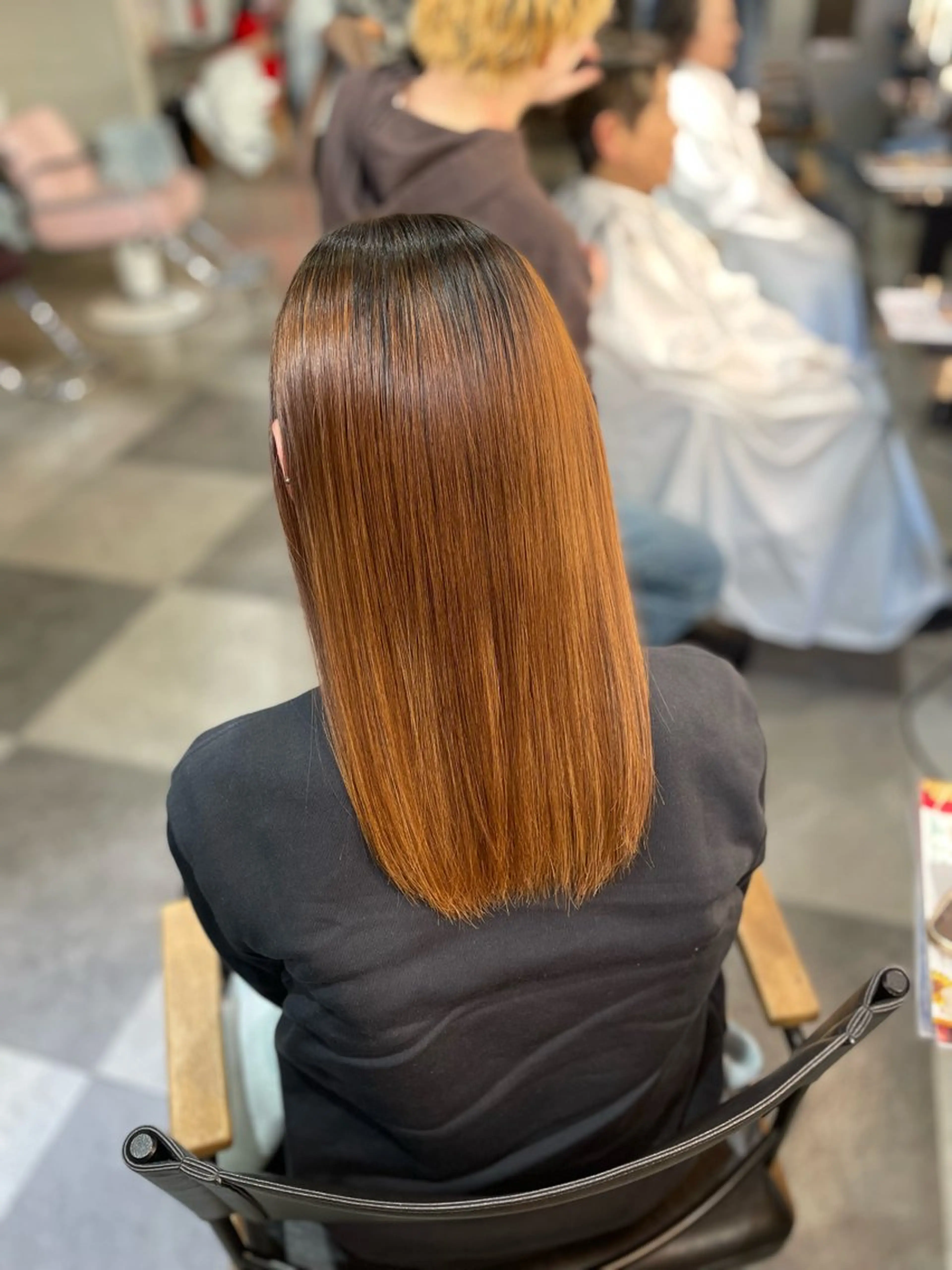 セミロング wakaba つるりんちょ。艶髪のヘアスタイル