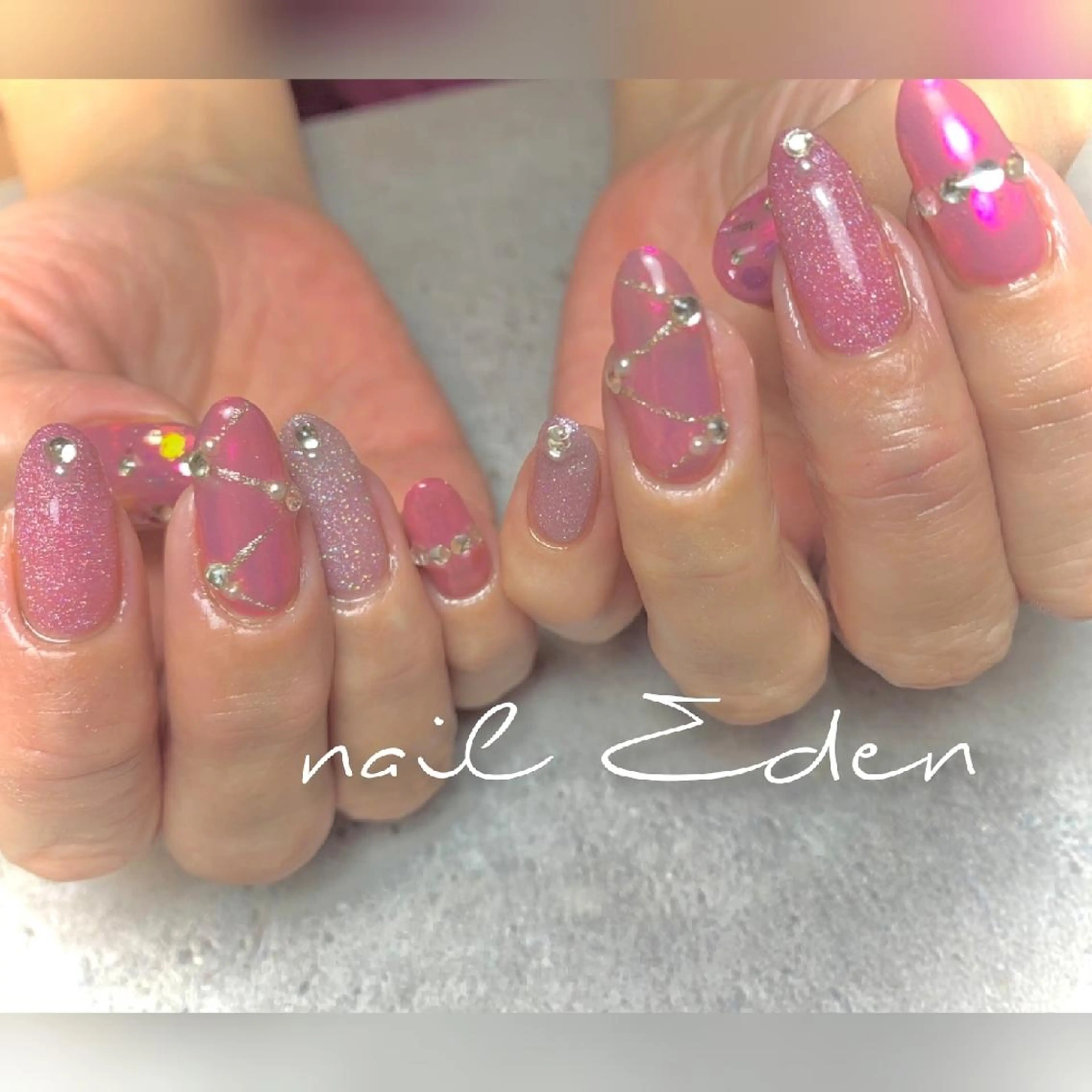 ネイル オーロラネイル ハンドネイル ハンドケア Eden　private nail saron所属・Eden ♾️のネイルデザイン