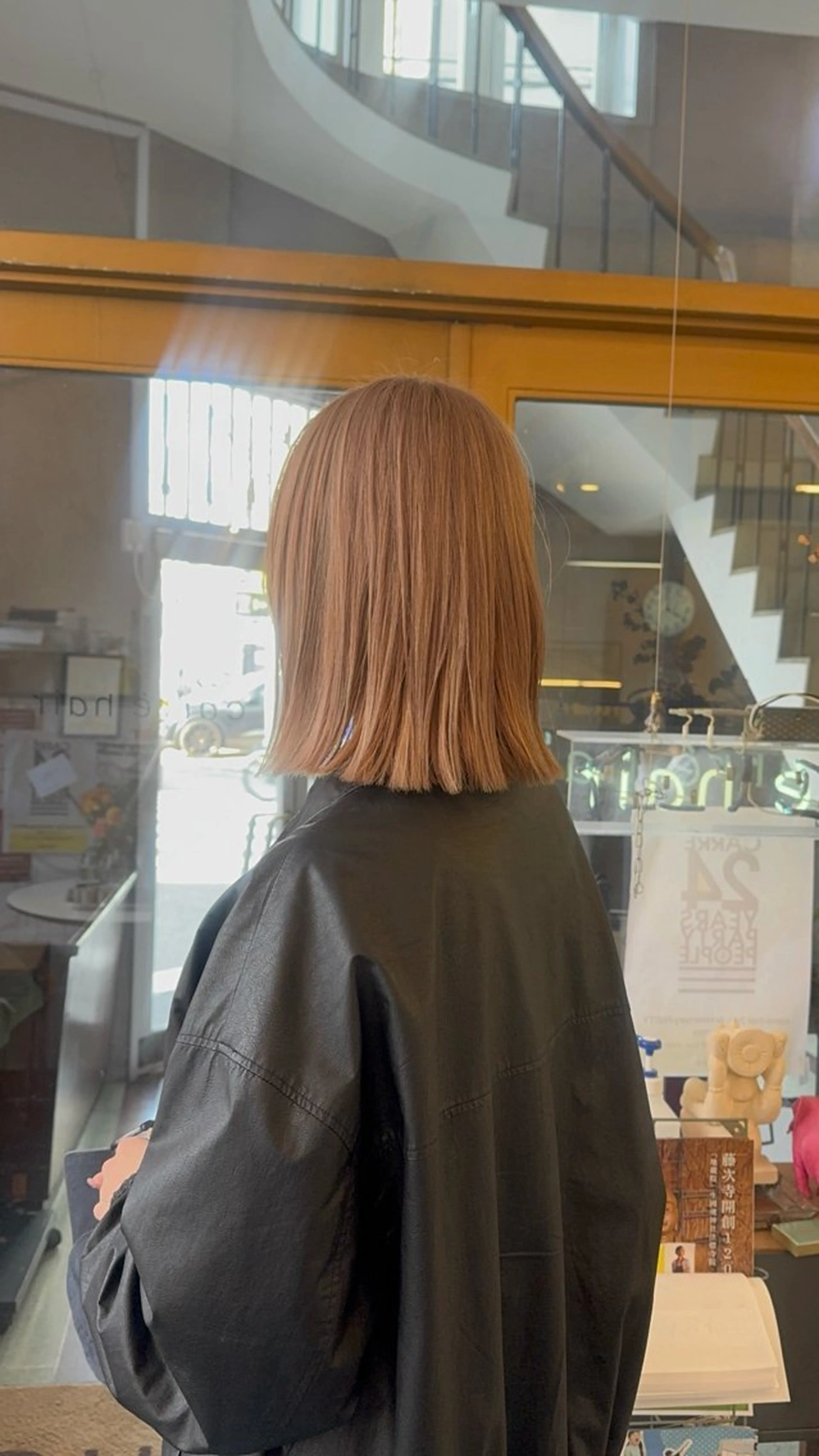 カラー 松谷 美和のヘアスタイル