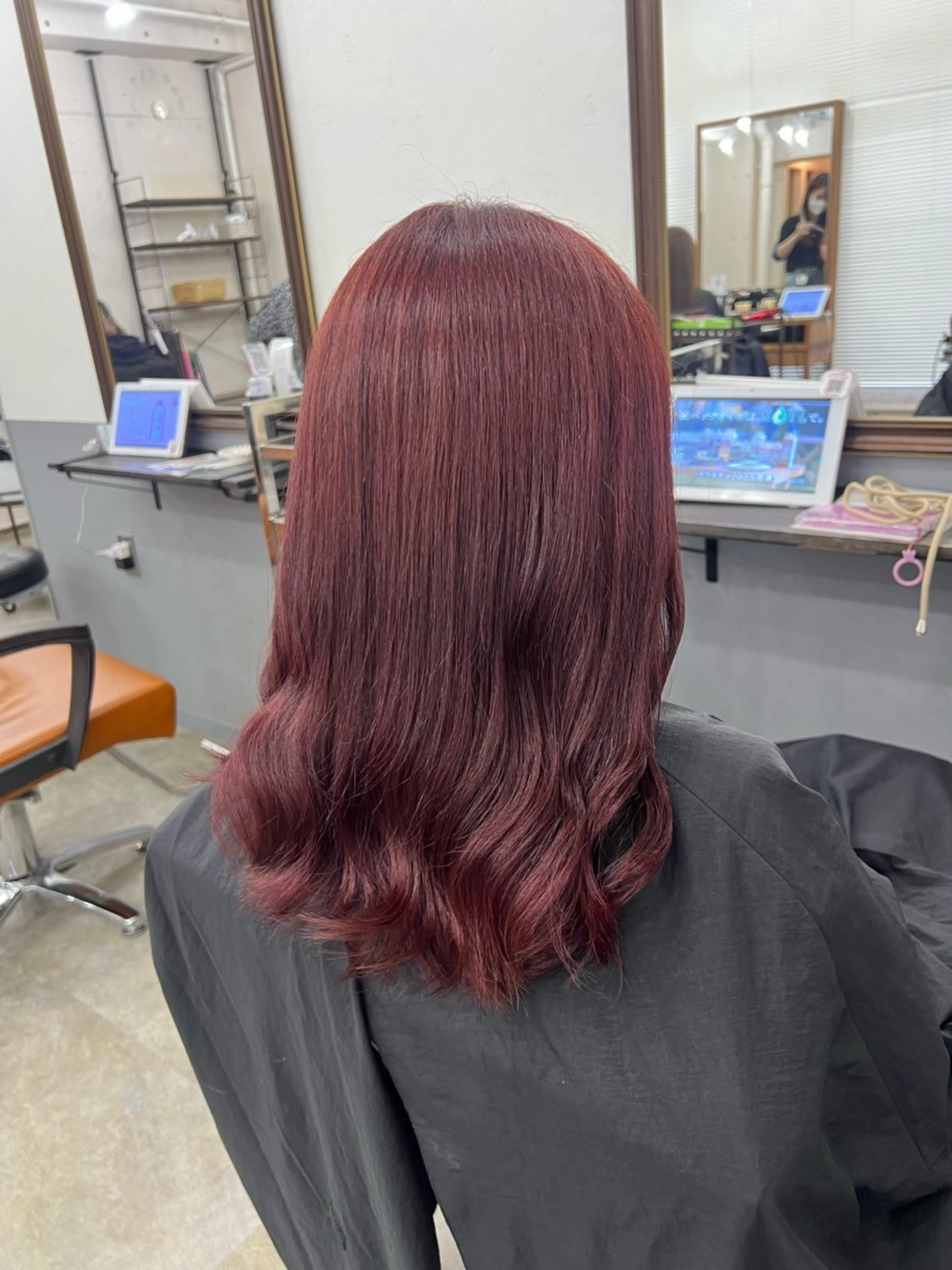 ミディアム 店長🩷艶カラー 🧡💛リサ🫧のヘアスタイル