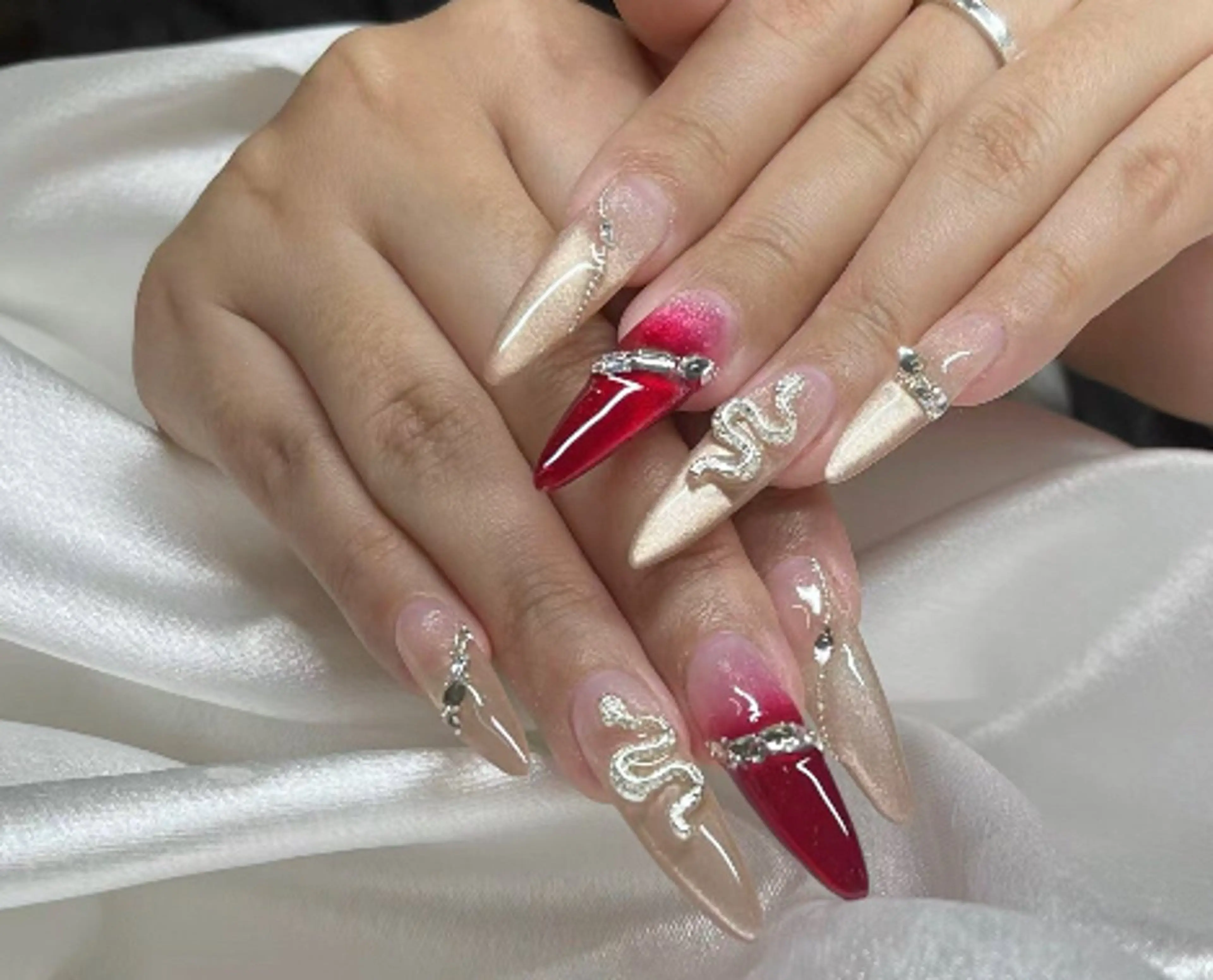 ネイル LR.ONE ヨウのネイルデザイン