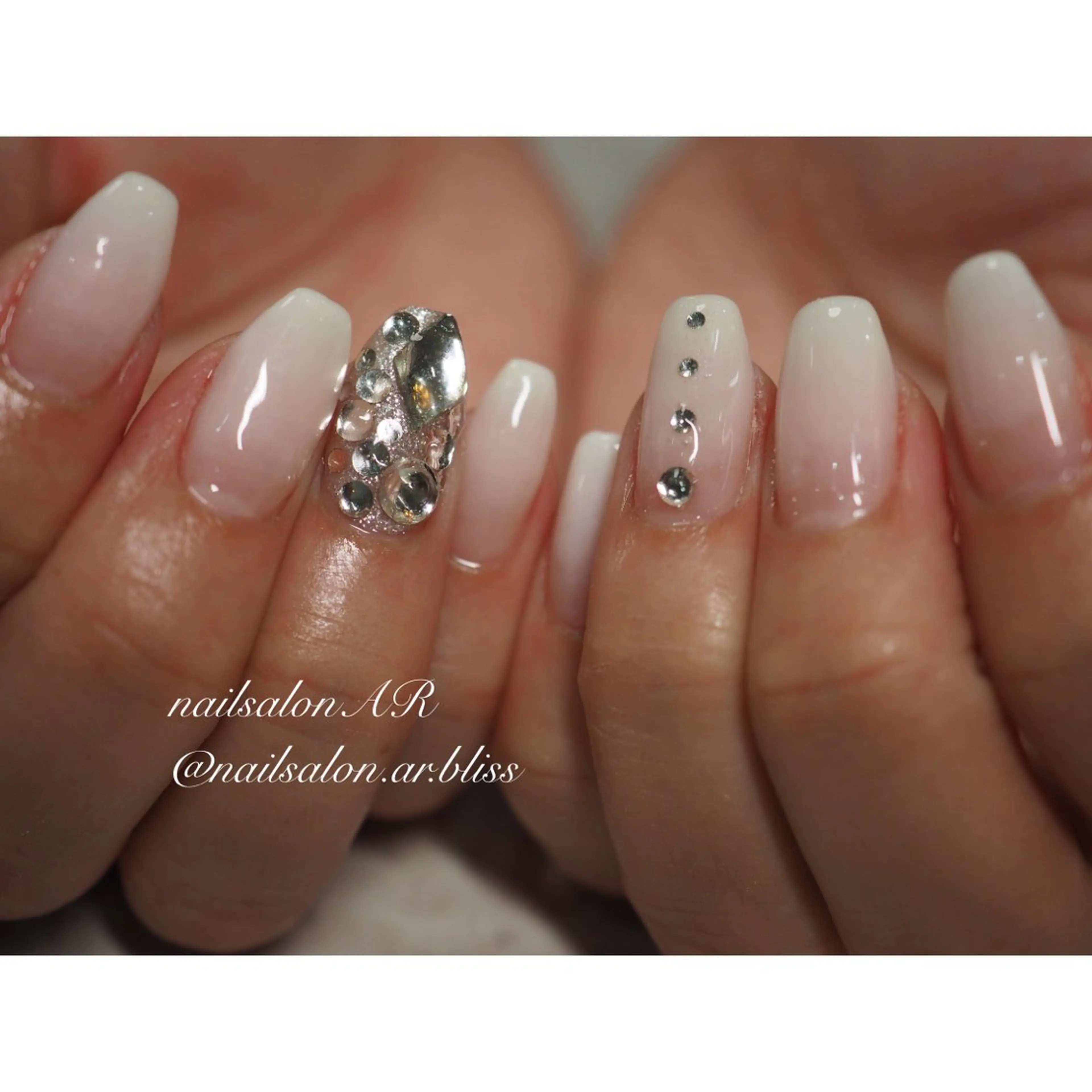 ネイル ラメ(グリッター) ストーンネイル ネイルサロンAR 聖蹟桜ヶ丘店のネイルデザイン