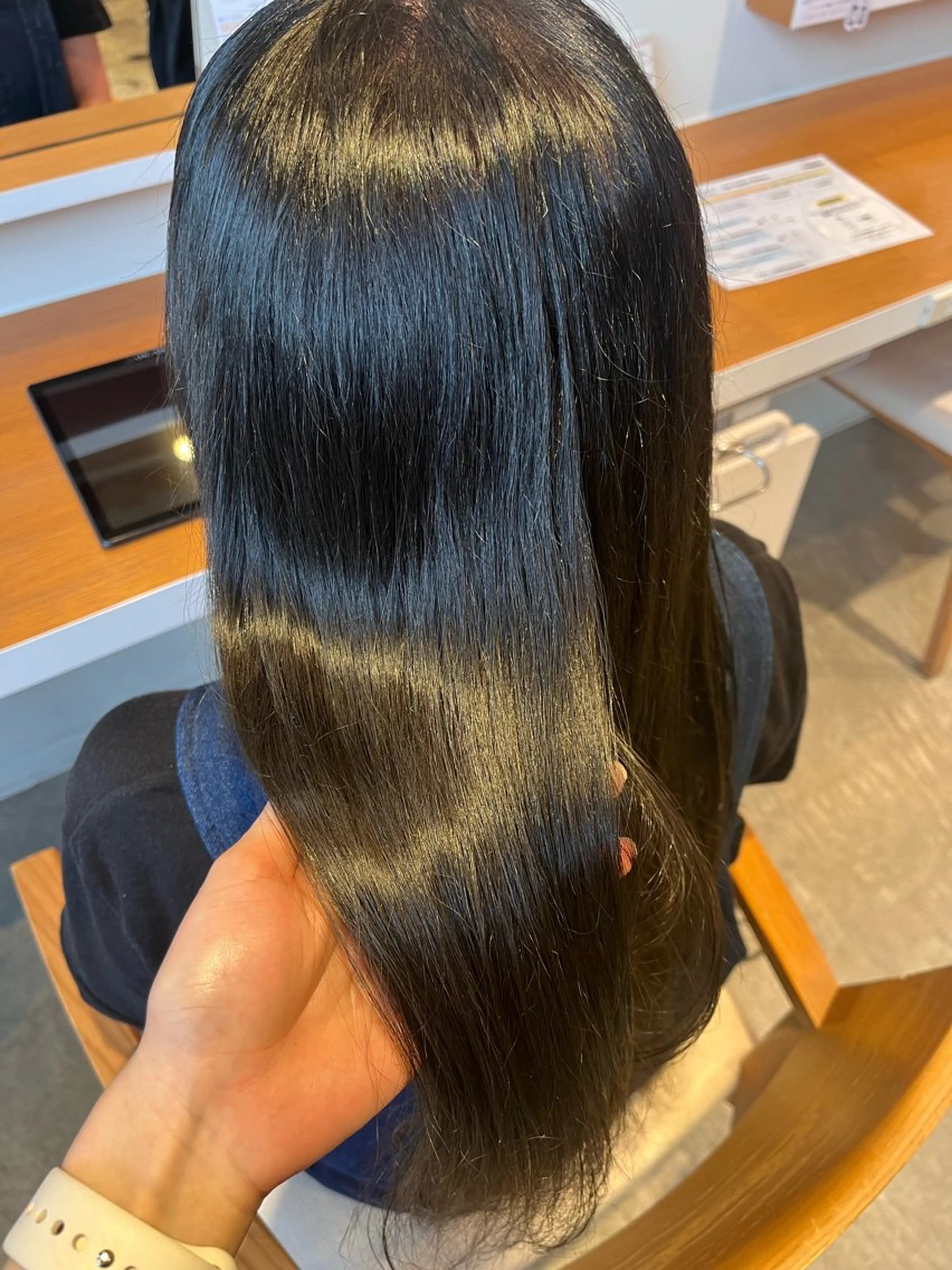 ロング カラー ブラウンカラー トリートメント 中野 百乃華のヘアスタイル