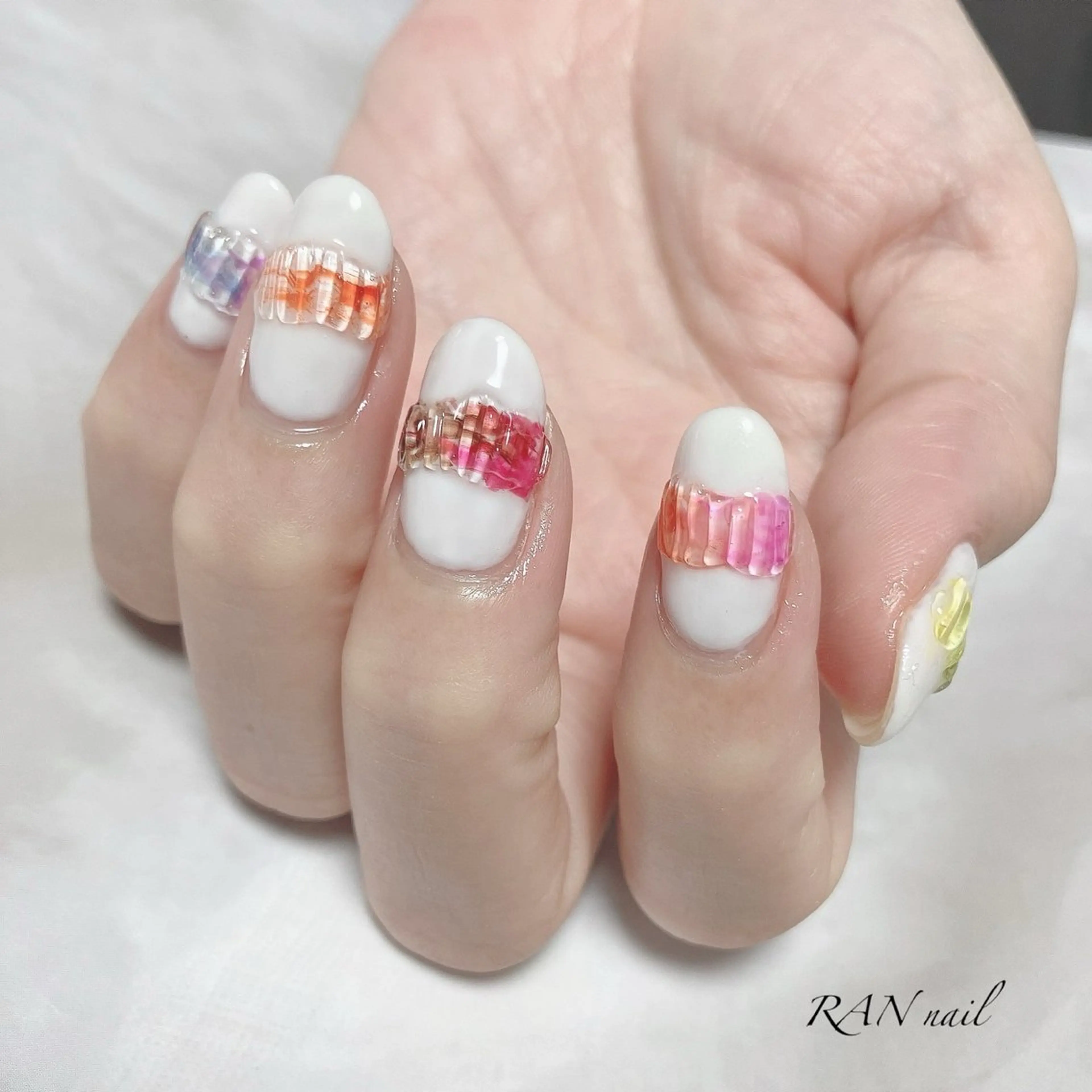 ネイル 夏ネイル ブライダルネイル ハンドネイル フットネイル RAN nail 〜ランネイル〜所属・RAN nailのネイルデザイン