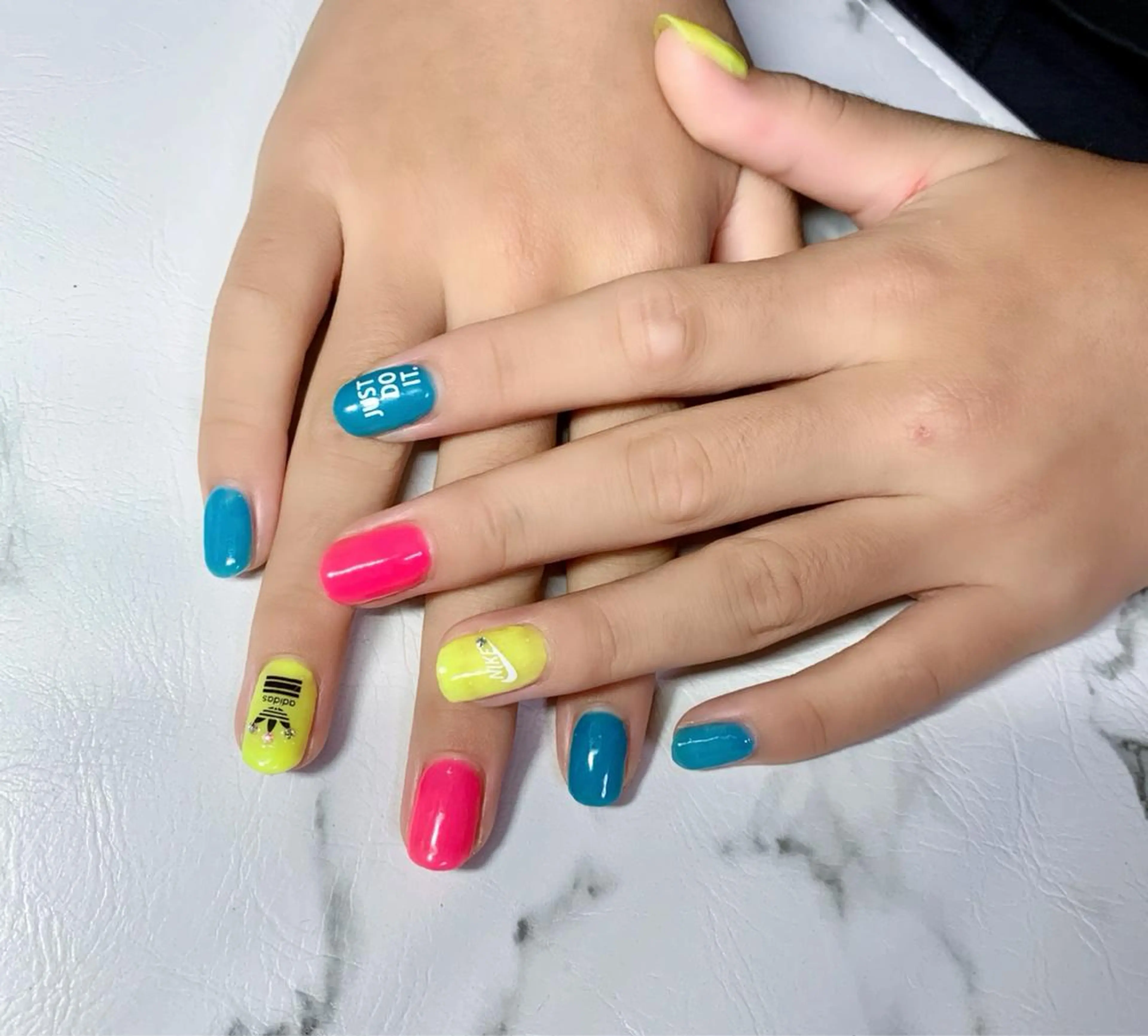 ネイル アニマル柄 アートネイル ジェルネイル ニュアンスネイル ネイルチップ ハンドネイル x.1.0.nail ♡Cのネイルデザイン