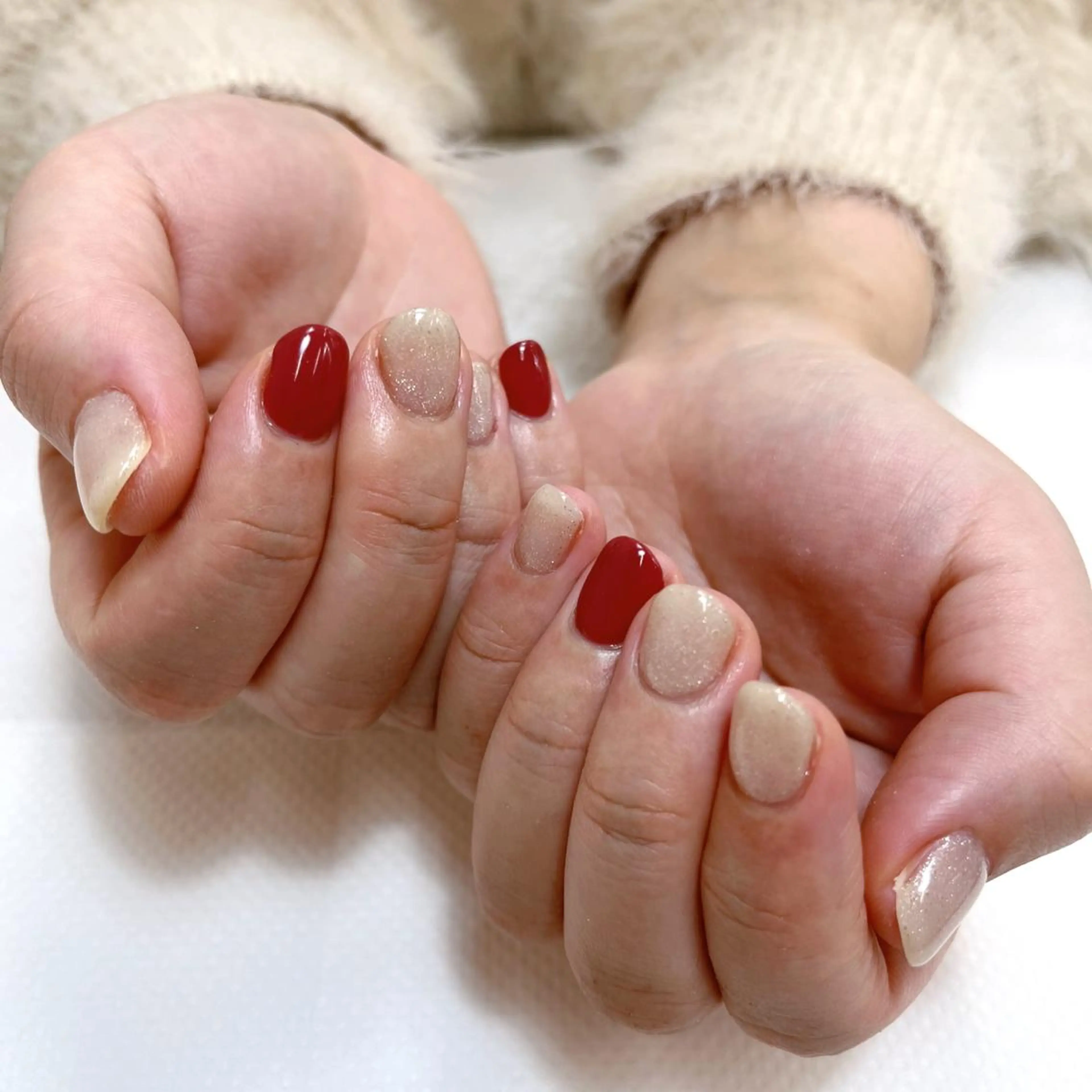 ネイル ラメ(グリッター) ワンカラーネイル 赤色 【MAXKELLY】 AOYAMAのネイルデザイン