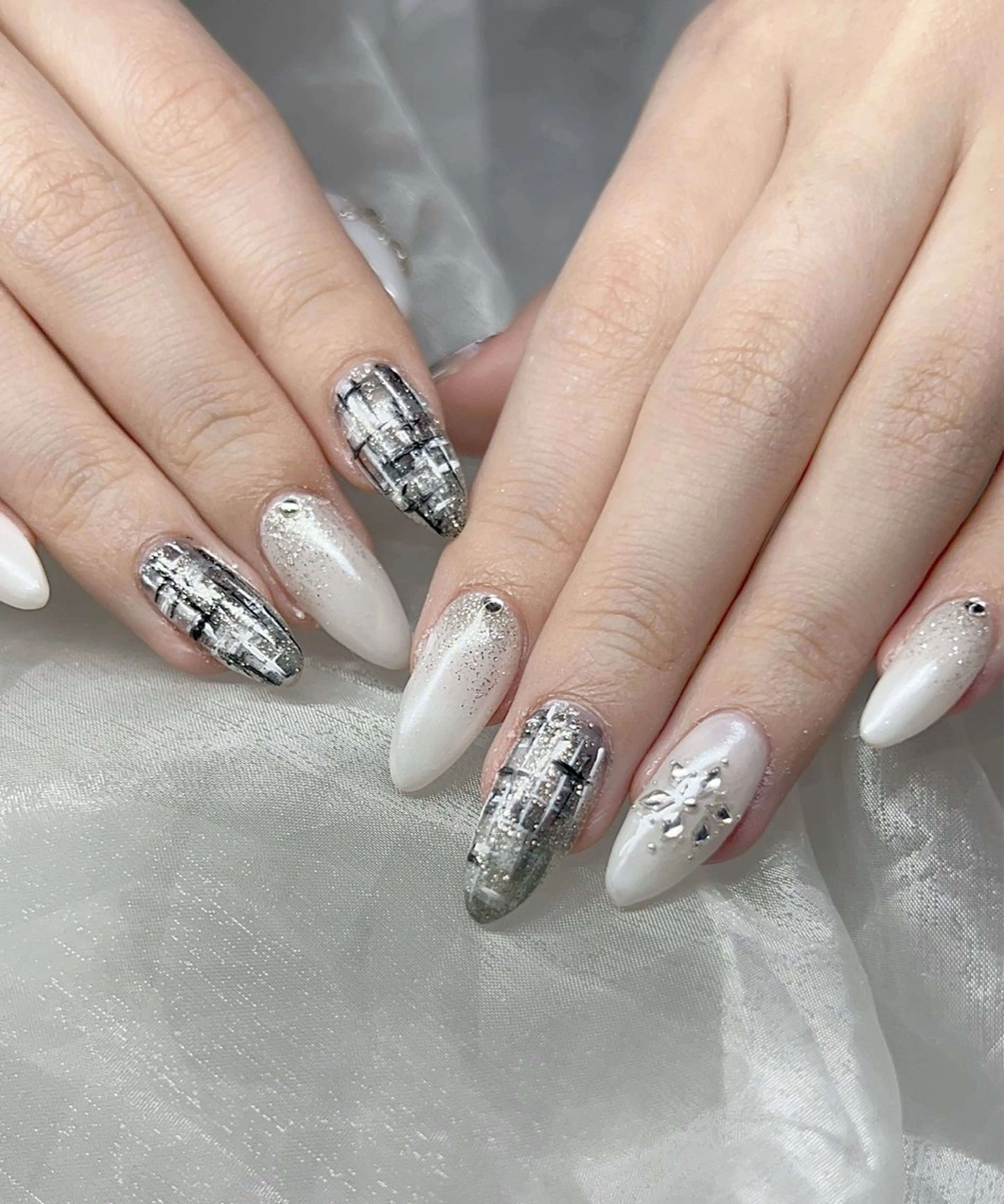 ネイル フラッシュネイル ツイードネイル ハンドネイル amPURTE omotesando所属・amPURTE 🖤Sayaka🖤のネイルデザイン