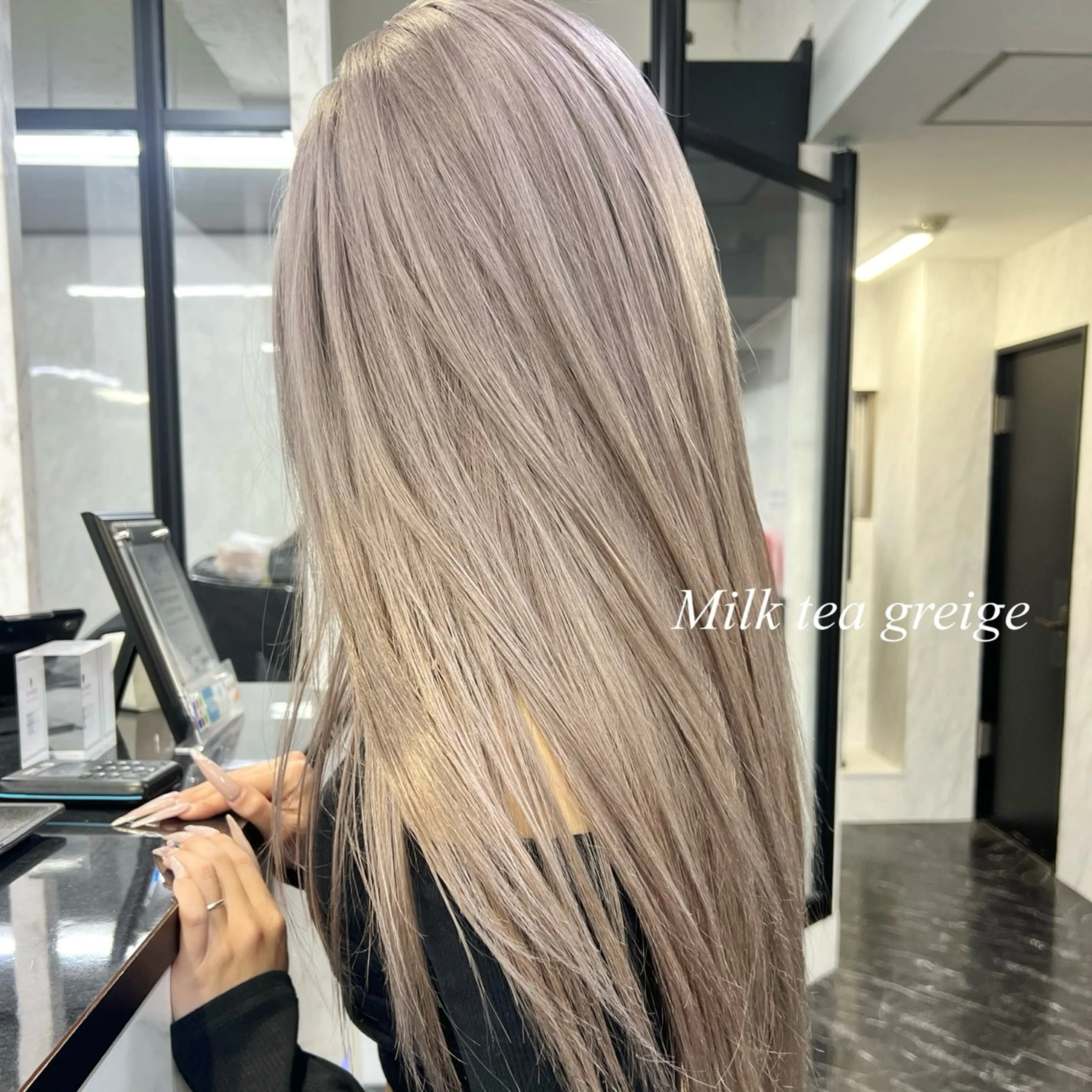 ロング カラー シールエクステ ハイトーンカラー エクステ ヘアカラー トリートメント シールエクステ特化 ハイトーン、NANAのヘアスタイル