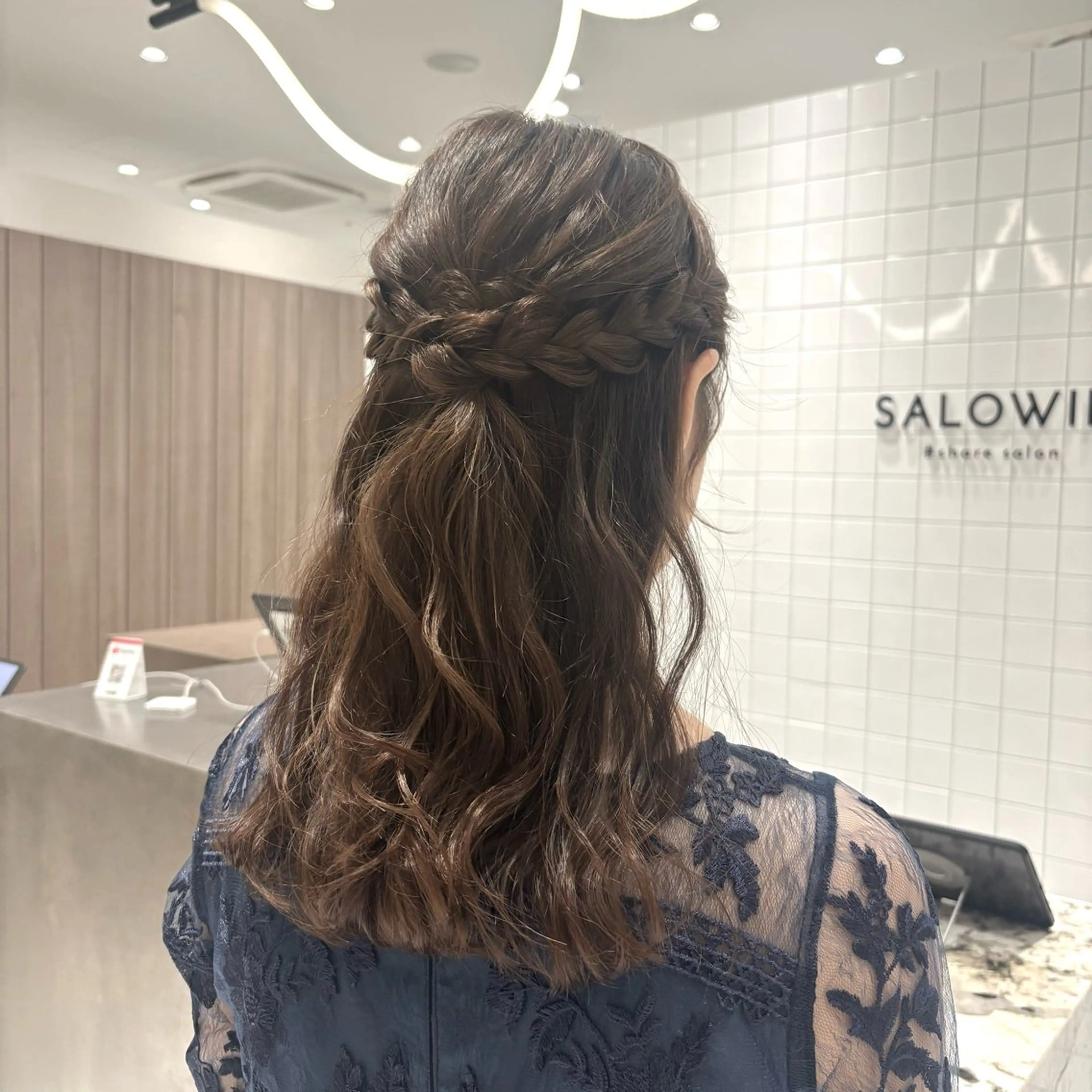 セミロング ヘアアレンジ ヘアセット 久力琴音''透明感 カラー''アレンジのヘアスタイル