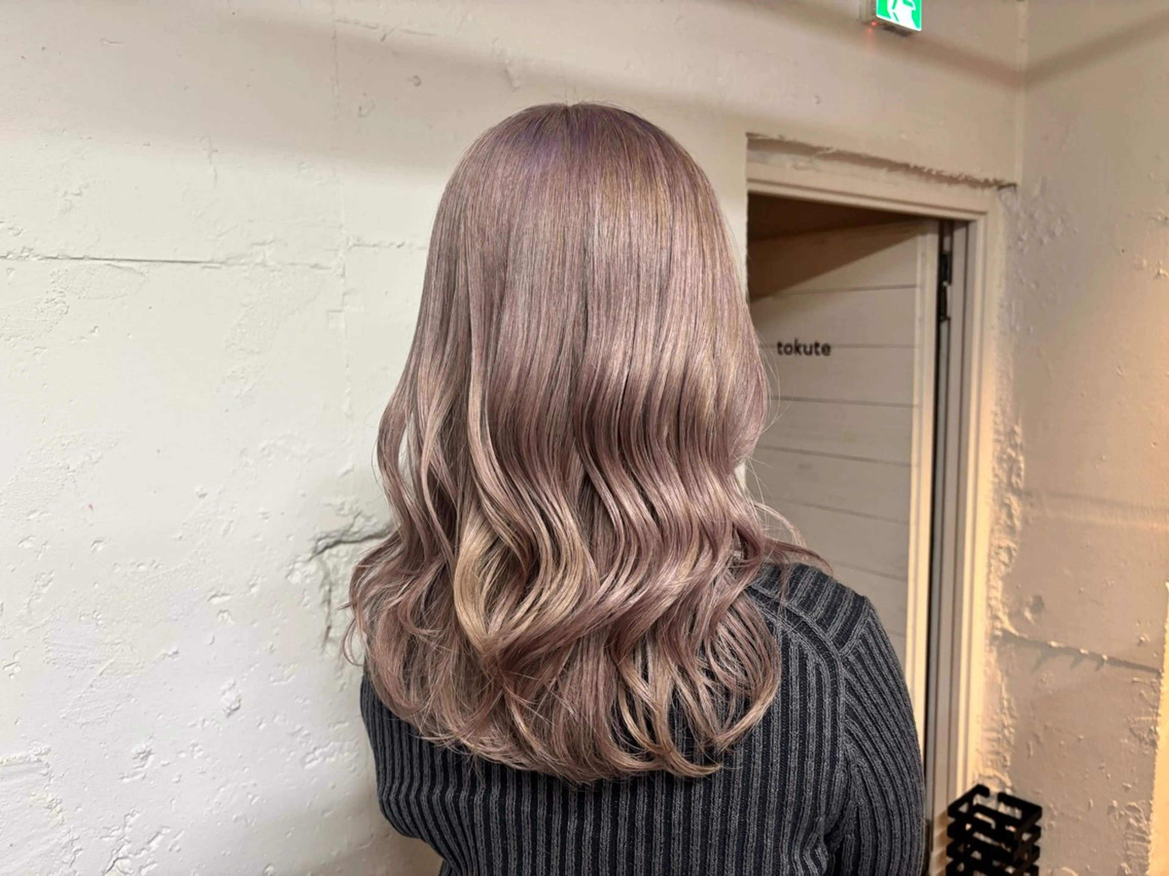 ミディアム カラー 🩵似合わせカット SEIRA🩵のヘアスタイル