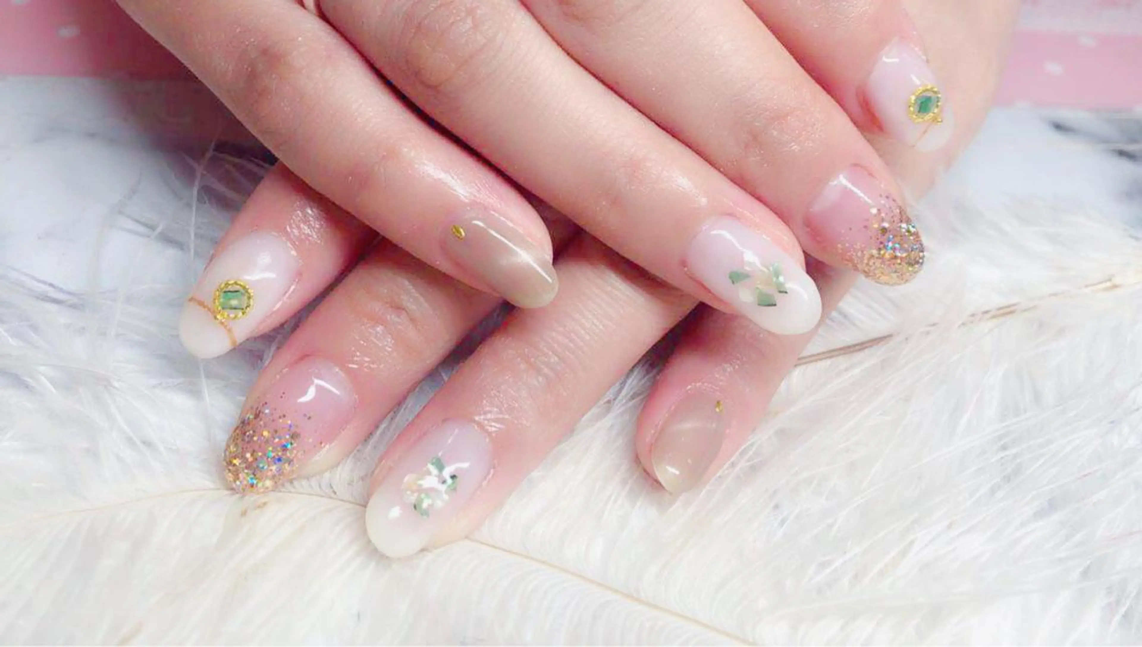 ネイル ハンドネイル マジックミラー所属・マジック ミラーのネイルデザイン