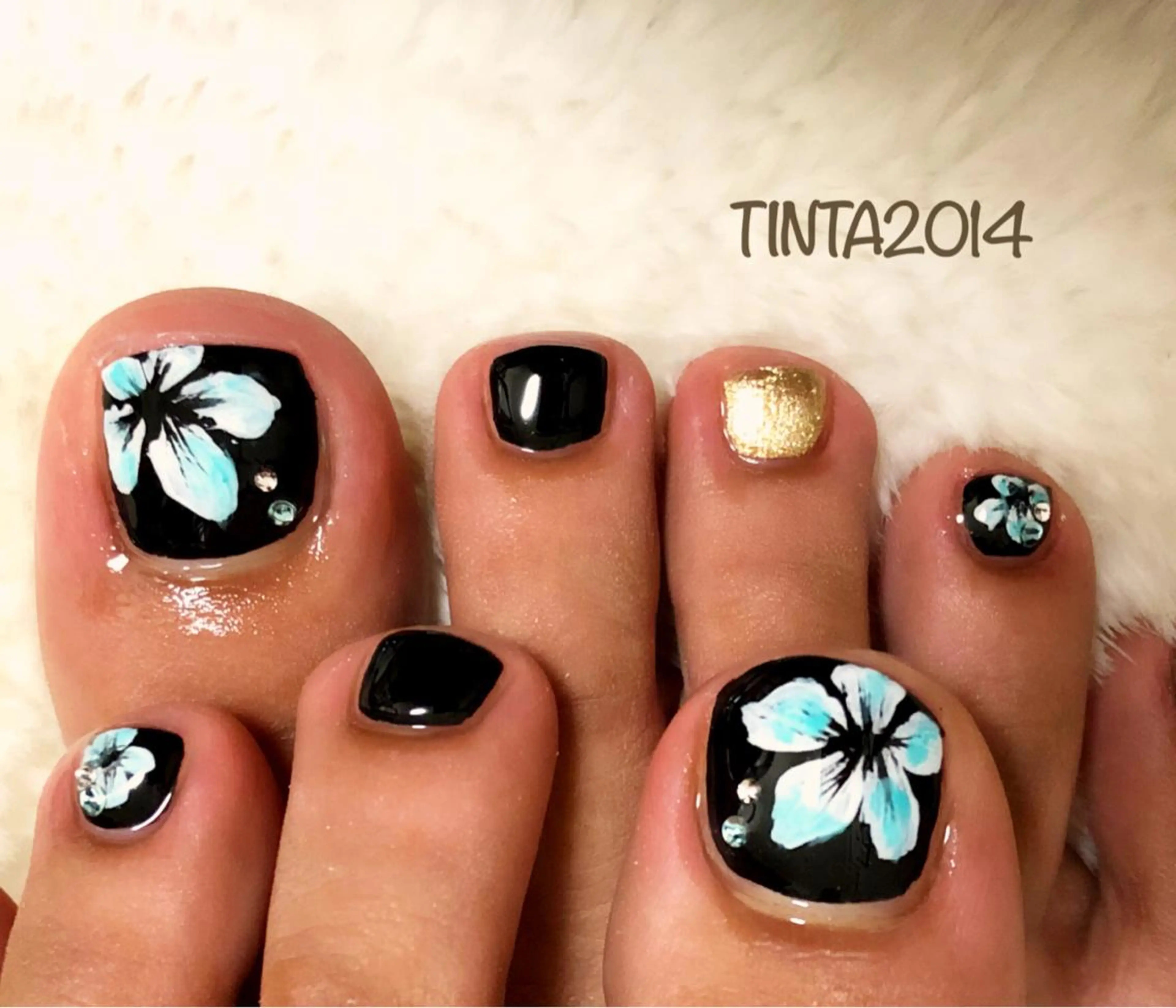 ネイル フラワーネイル フットネイル ネイルサロン ティンタ所属・馬場 典子のネイルデザイン