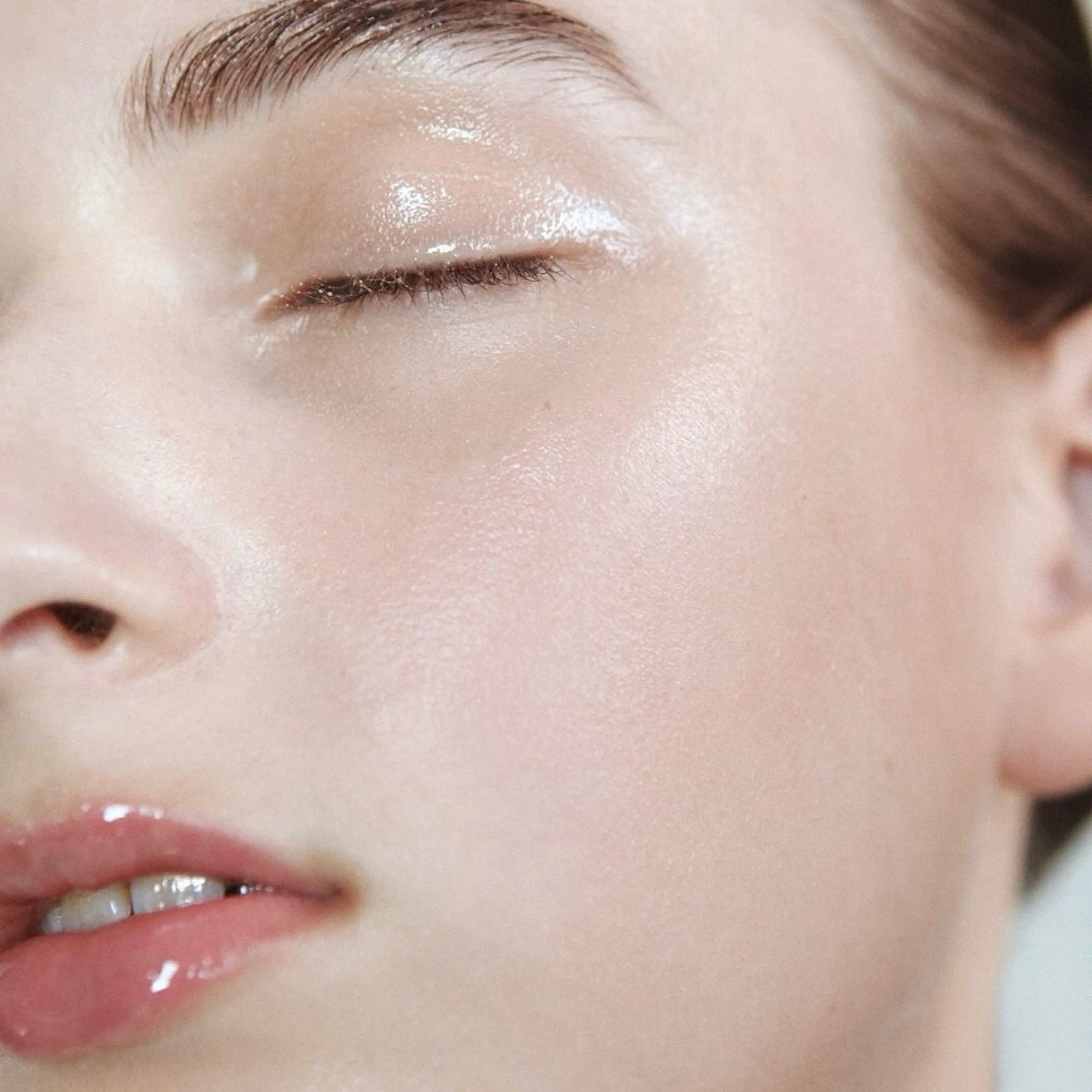 【お顔W脱毛】ワックス脱毛×顔脱毛！化粧ノリUP￥5500の写真