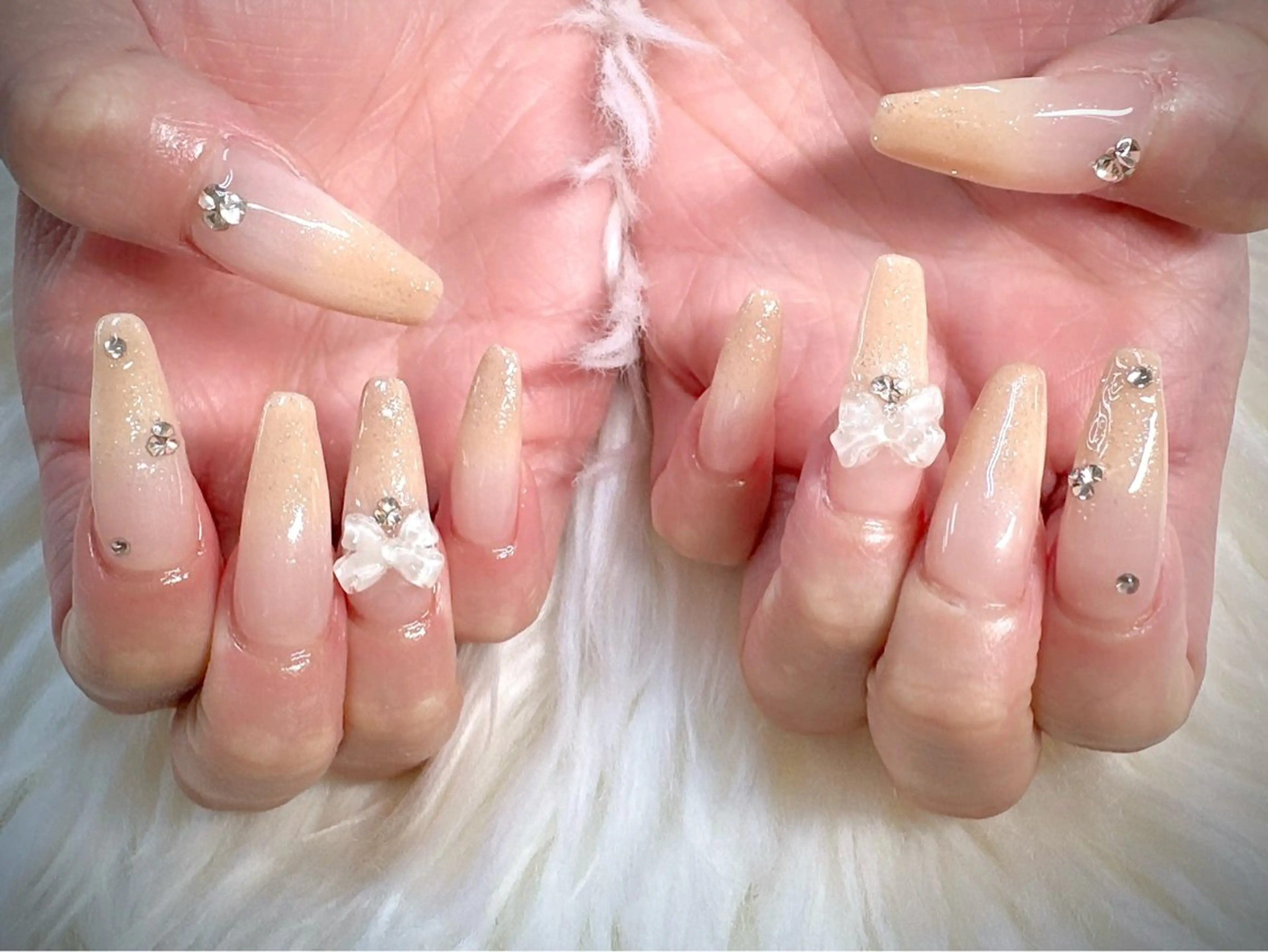 ネイル 桜ネイル フレンチネイル グラデーション 韓国ネイル マグネットネイル ハンドネイル ハンドケア Hara Nail 【パラジェル使用】のネイルデザイン