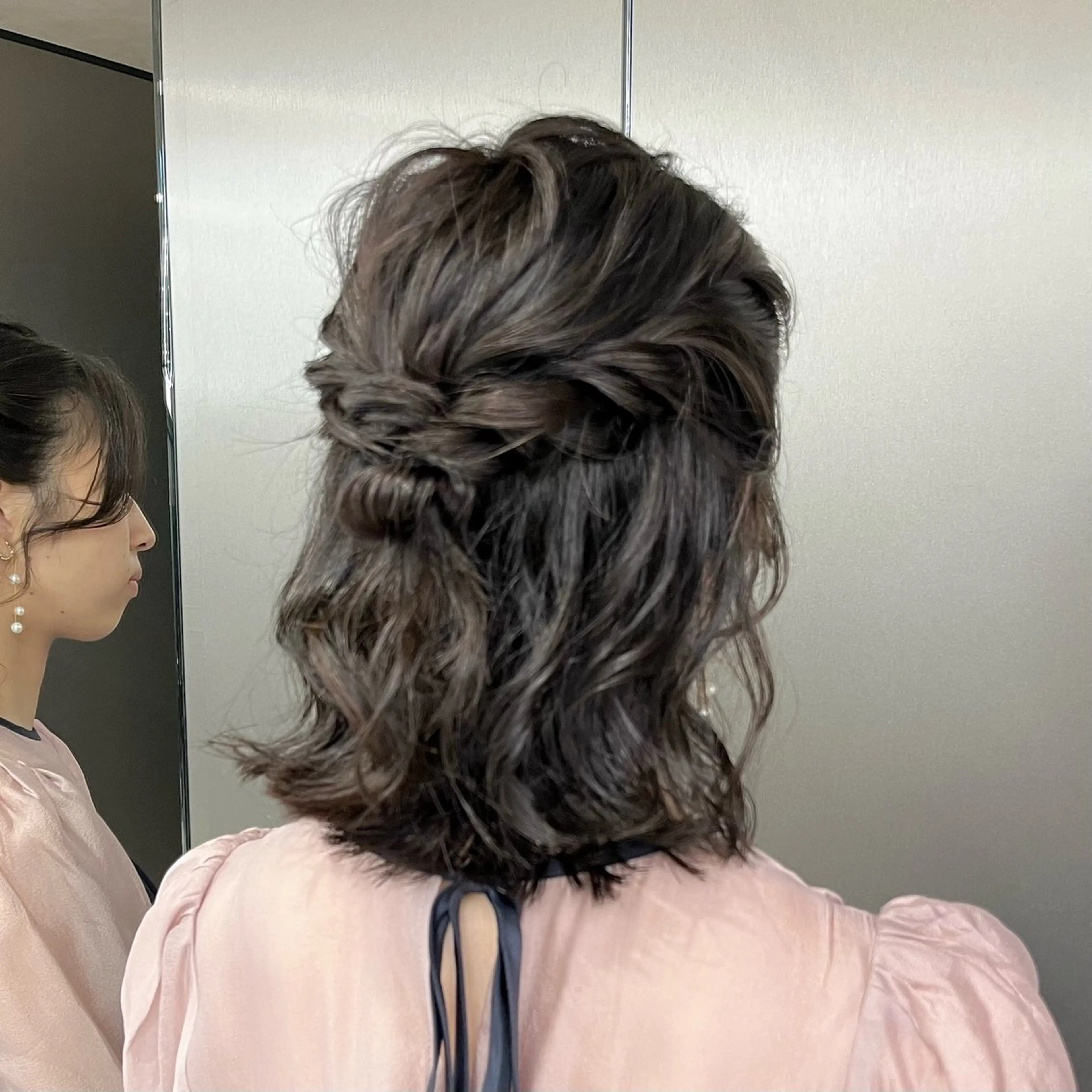 ミディアム ヘアアレンジ ウスイマイコ カット/ケアカラーのヘアスタイル