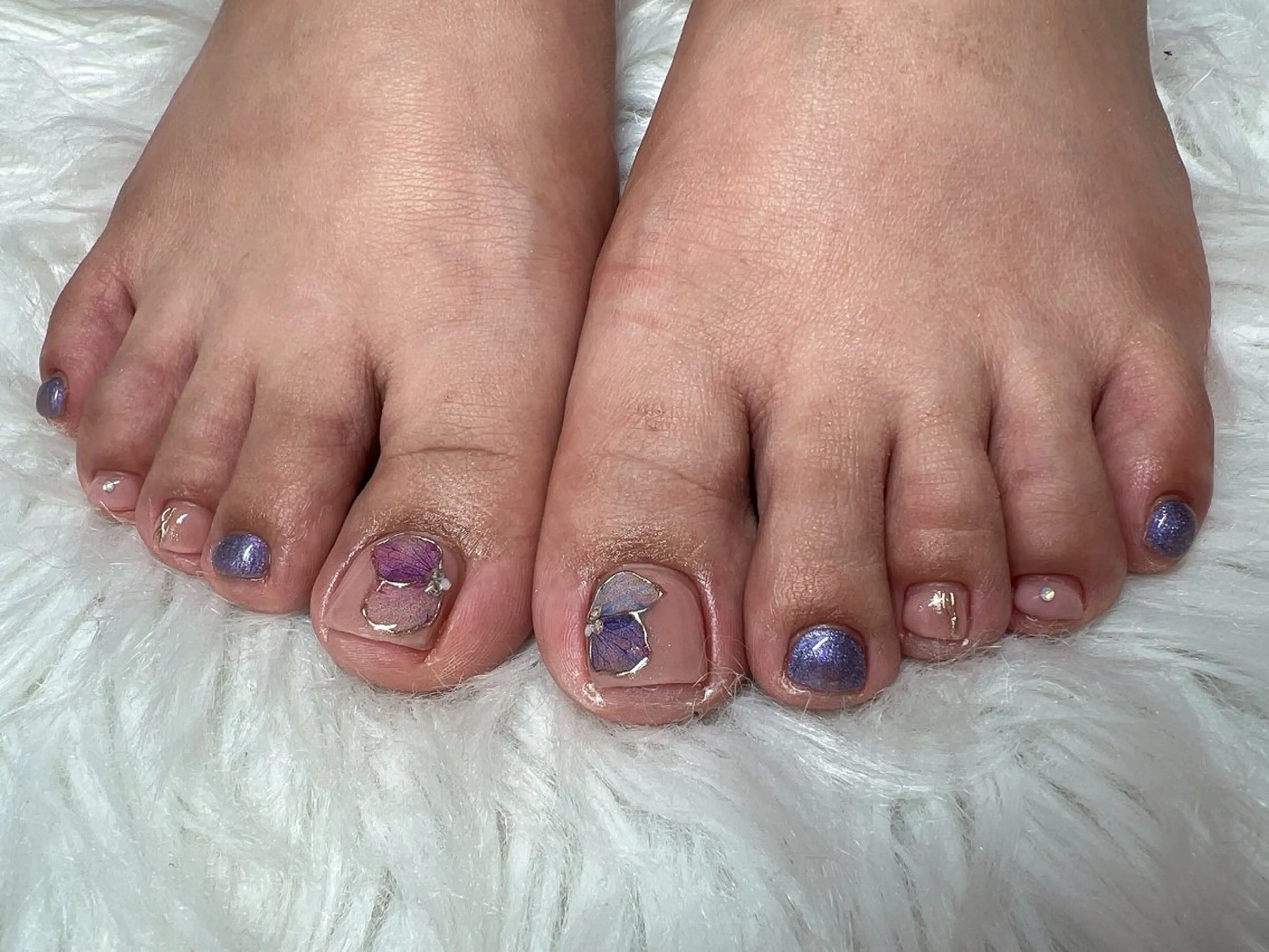 ネイル フットネイル Lavish nailのネイルデザイン