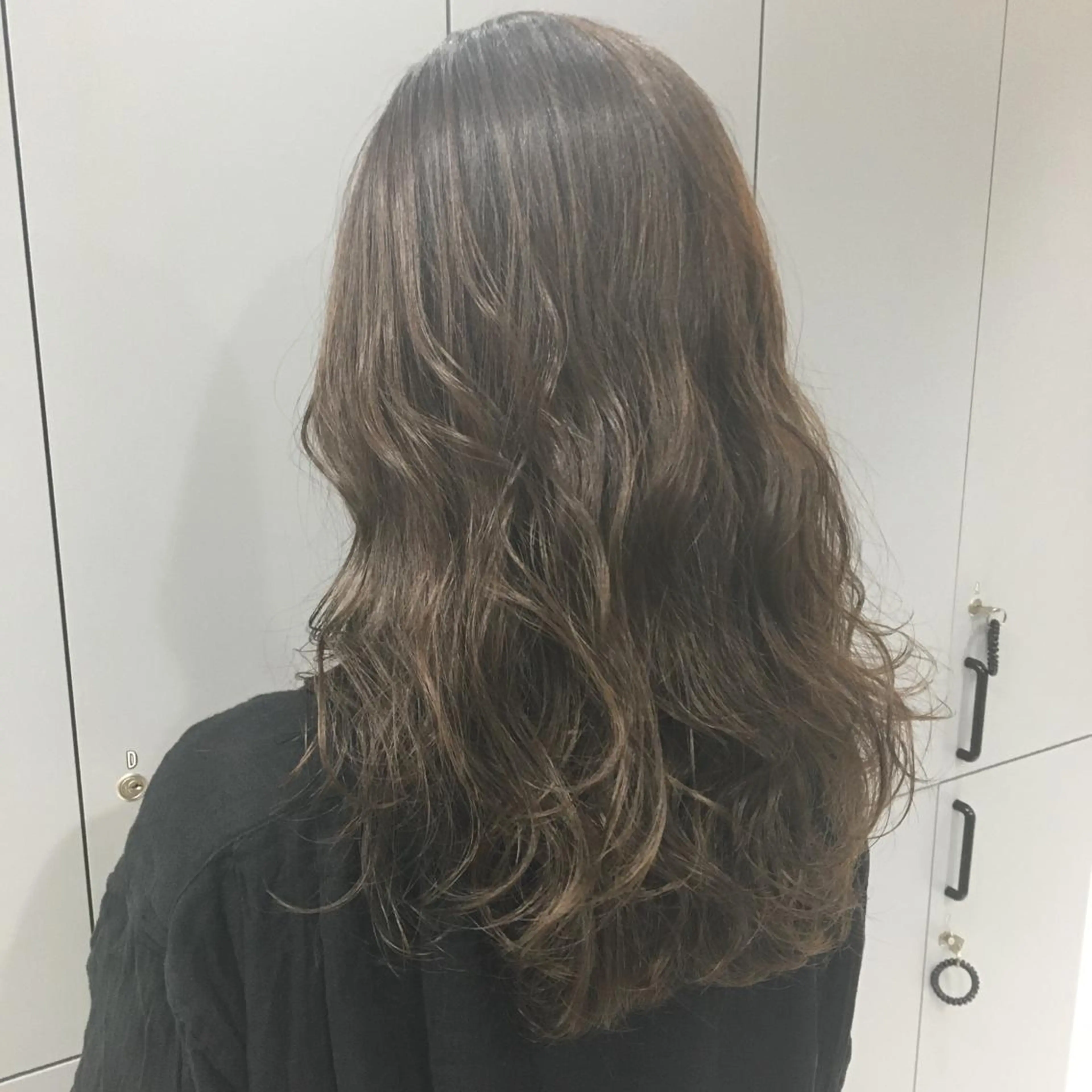 ロング カラー ベージュカラー フォギーベージュ オレンジ カット ヘアカラー トリートメント volta∞knot所属・狩野 羅夢のヘアスタイル