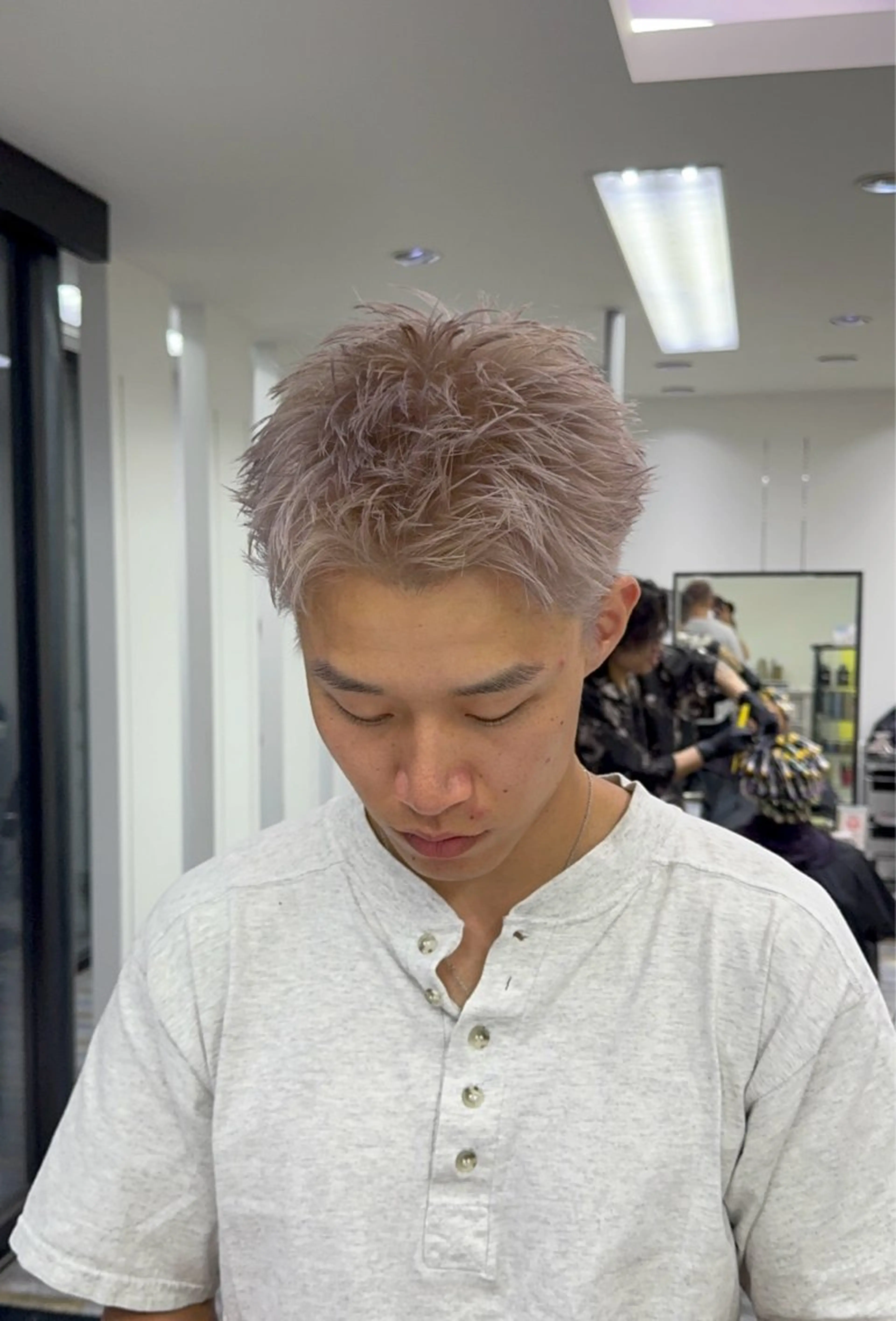 ショート カラー メンズ メンズブリーチ ブリーチ カット ヘアカラー 【メンズ特化】岩瀬 武【メンズパーマ】のヘアスタイル