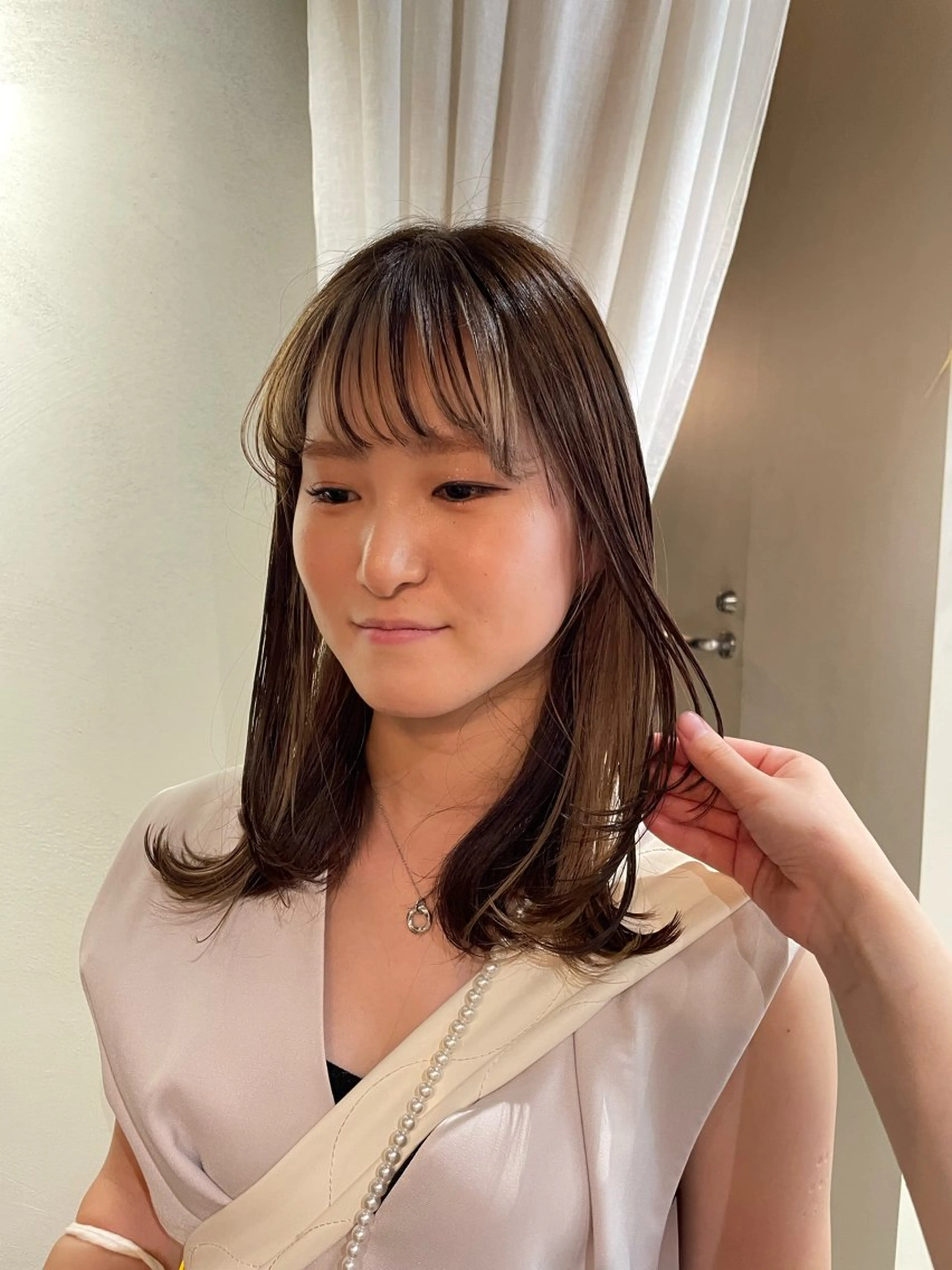 ミディアム カラー 山下 悠月のヘアスタイル