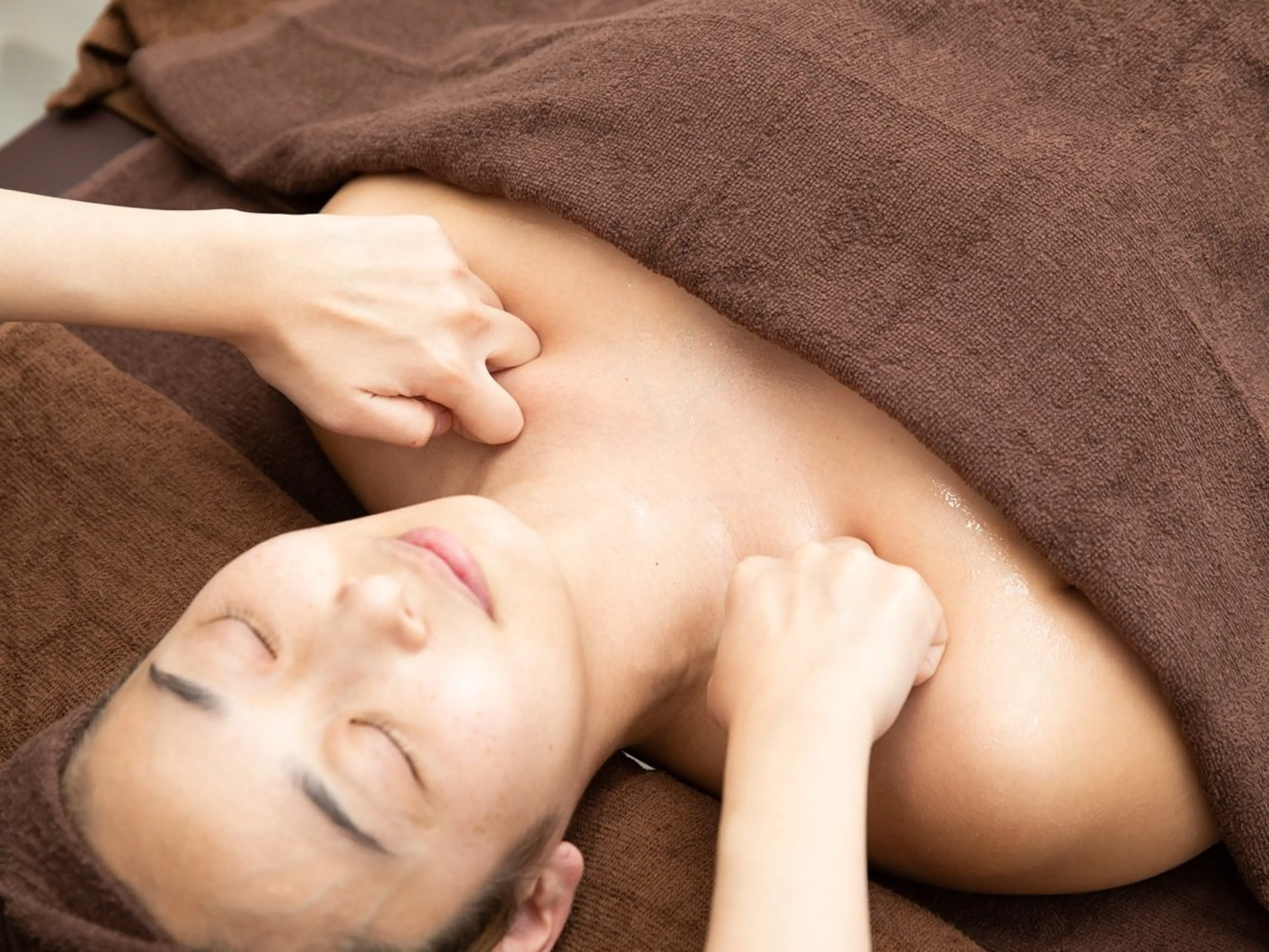 【ブライダル】和装ドレスに合わせたアレンジ小顔コルギ＋ボディエステ80分の写真