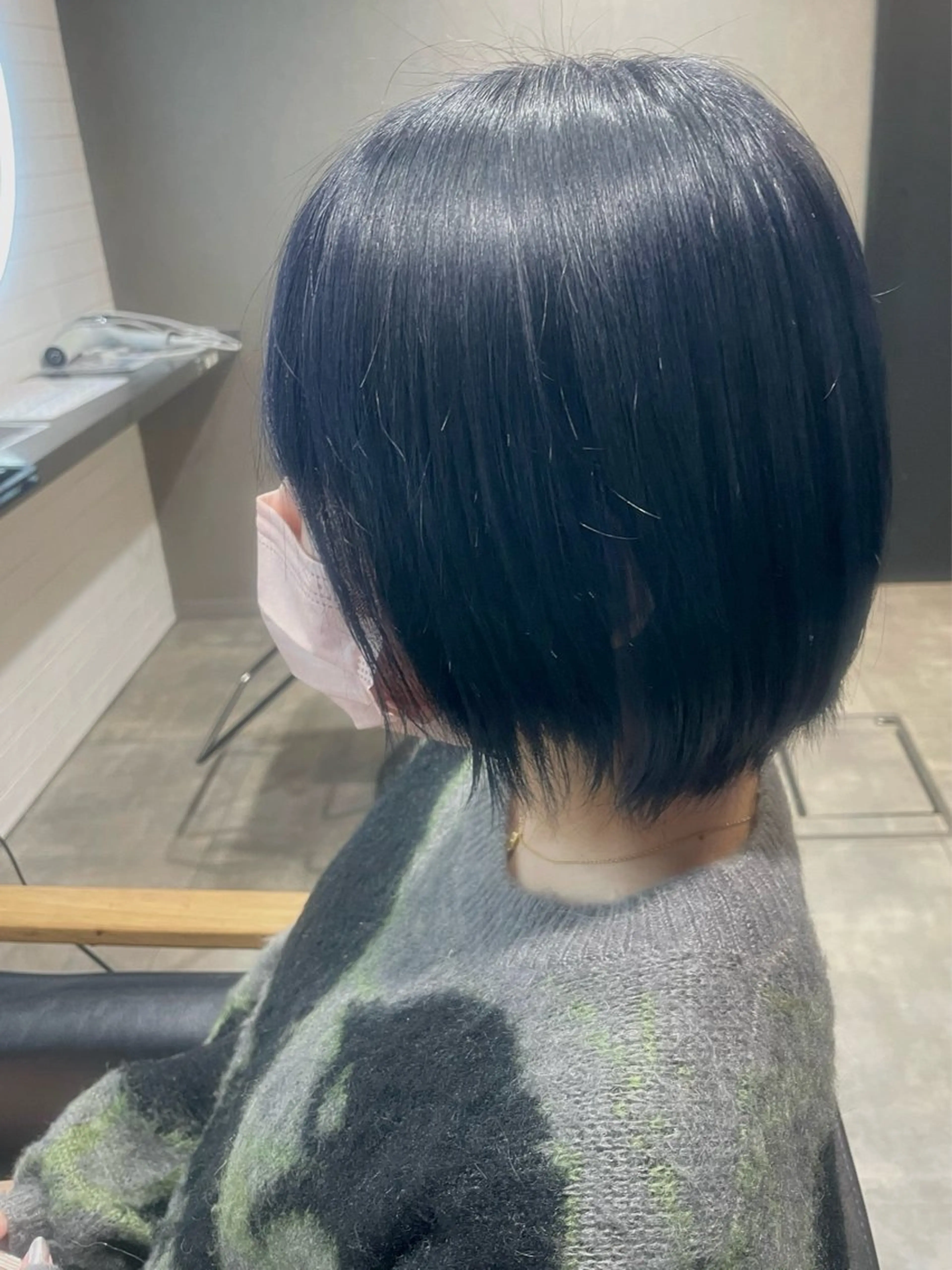ショート カラー ブリーチ ブルーカラー ハイトーンカラー ネイビーカラー ショートヘア Li'a【リア】 ANNAのヘアスタイル