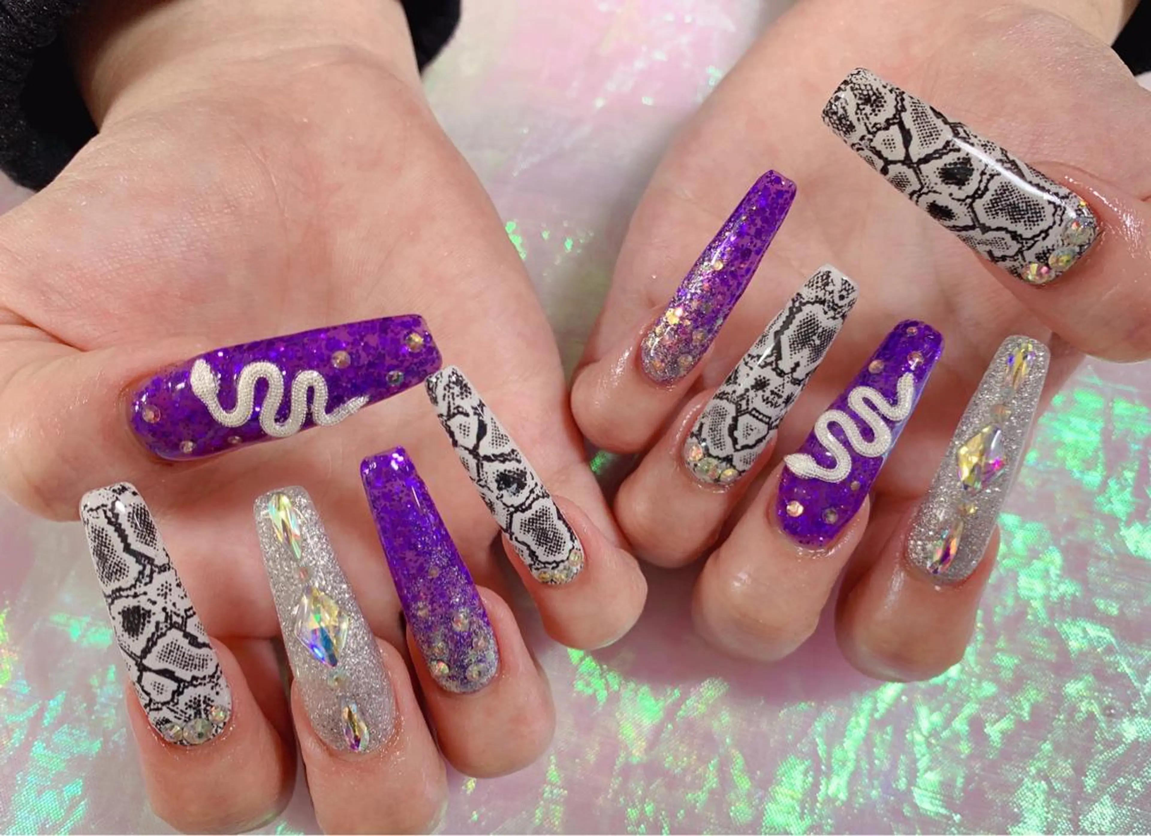 ロング カラー ネイル CC Nail Salonのネイルデザイン