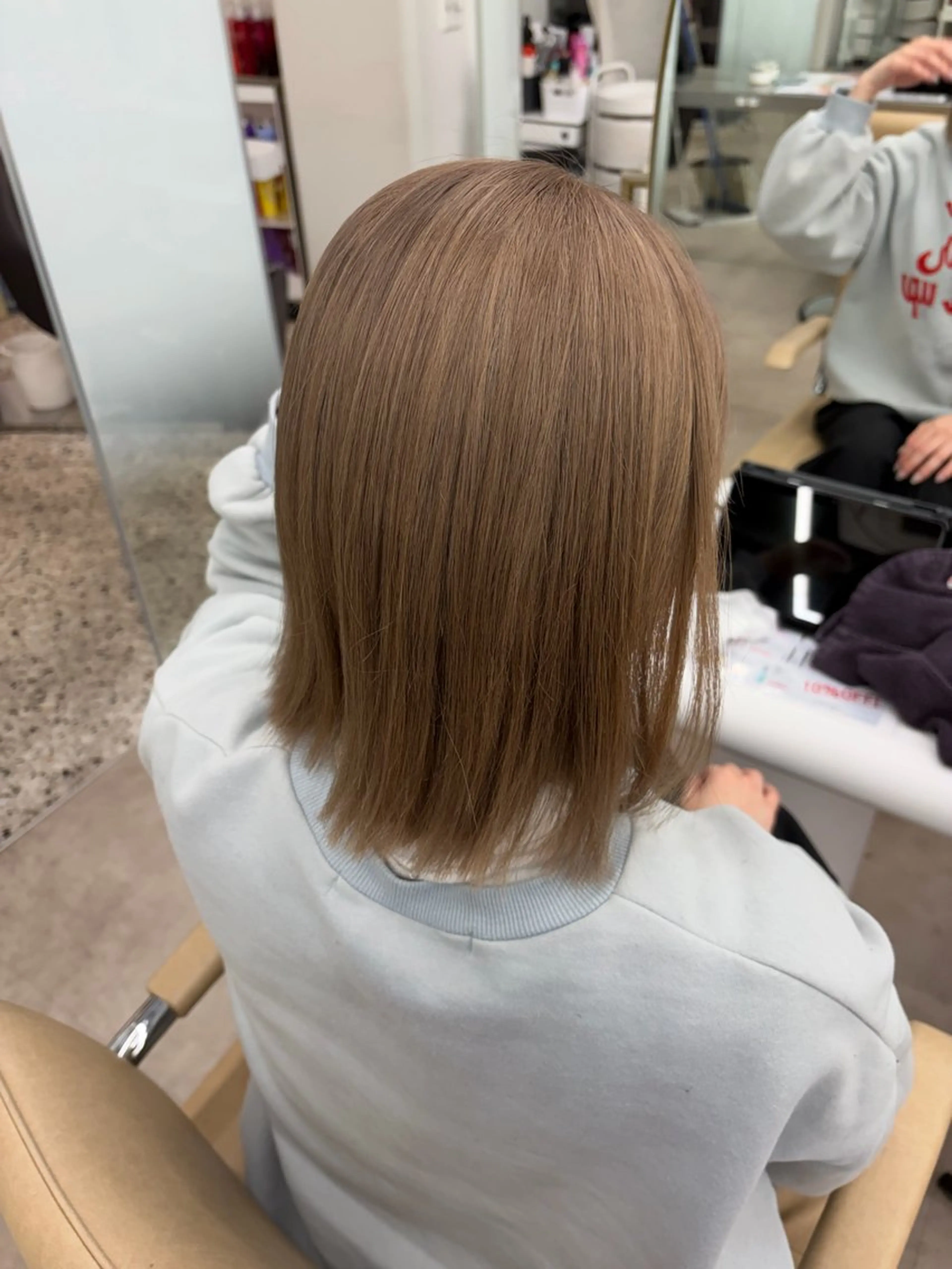ミディアム ヘアカラー リン🔔ボブ cut ベージュカラー🤎のヘアスタイル
