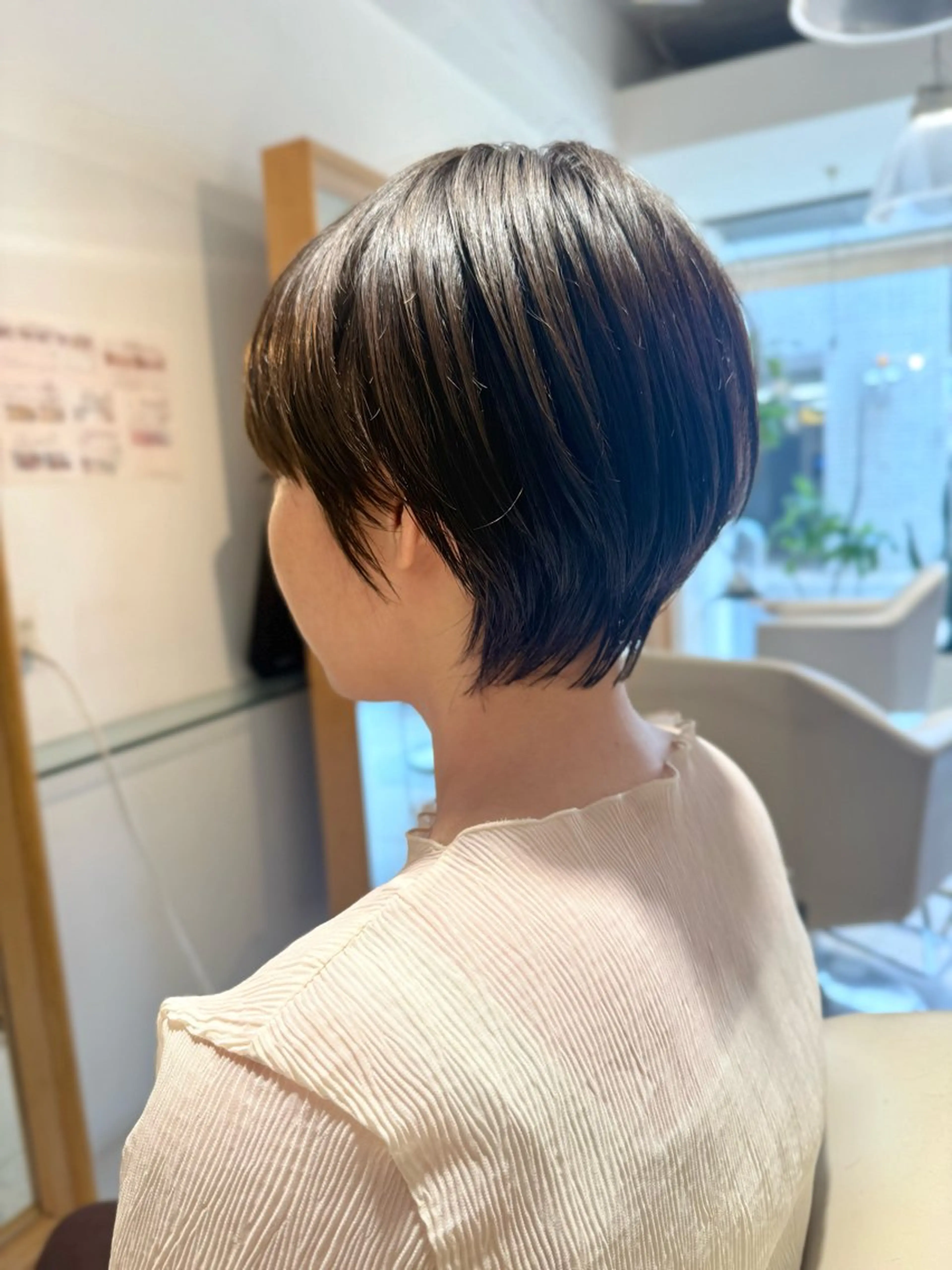 ショート カラー カット ヘアカラー トリートメント 安永 涼のヘアスタイル