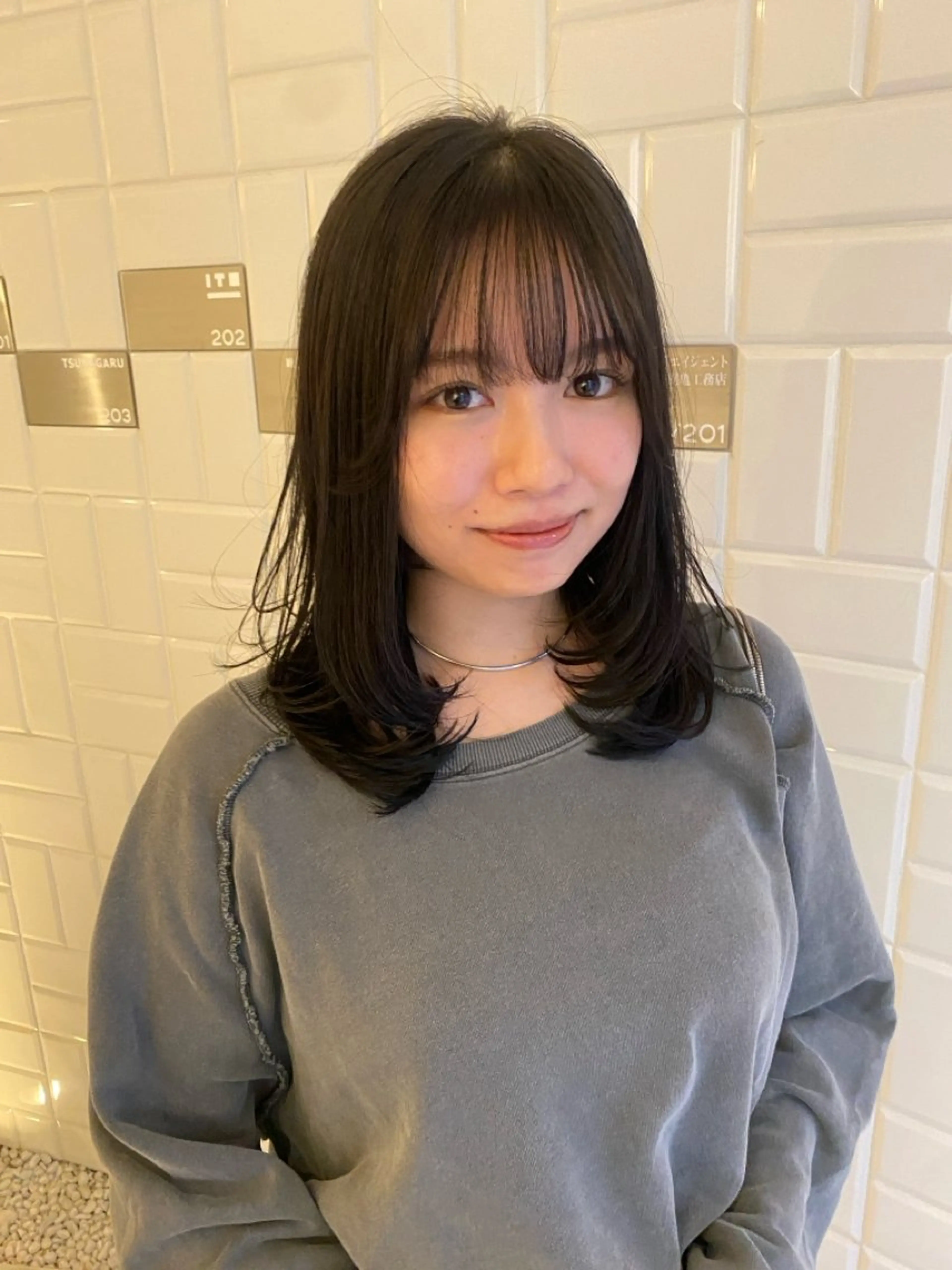 ミディアム ヘアカラー トリートメント みやけ ひなのヘアスタイル