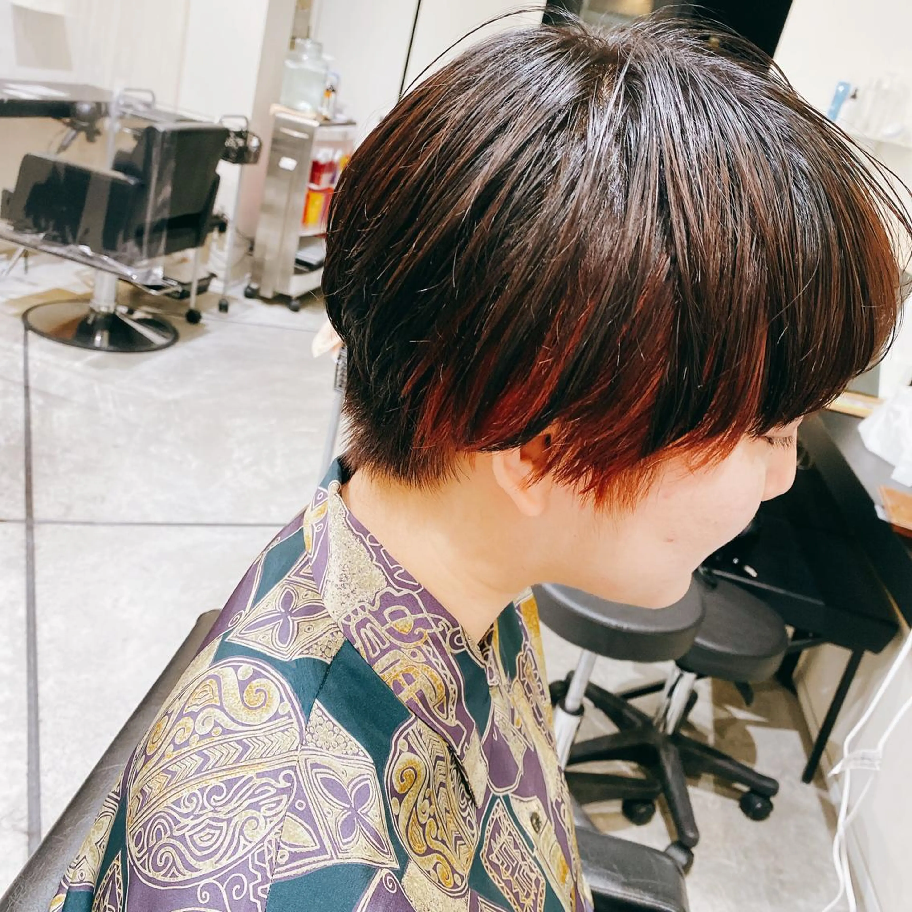 ショート カラー 丸尾 沙弥香のヘアスタイル