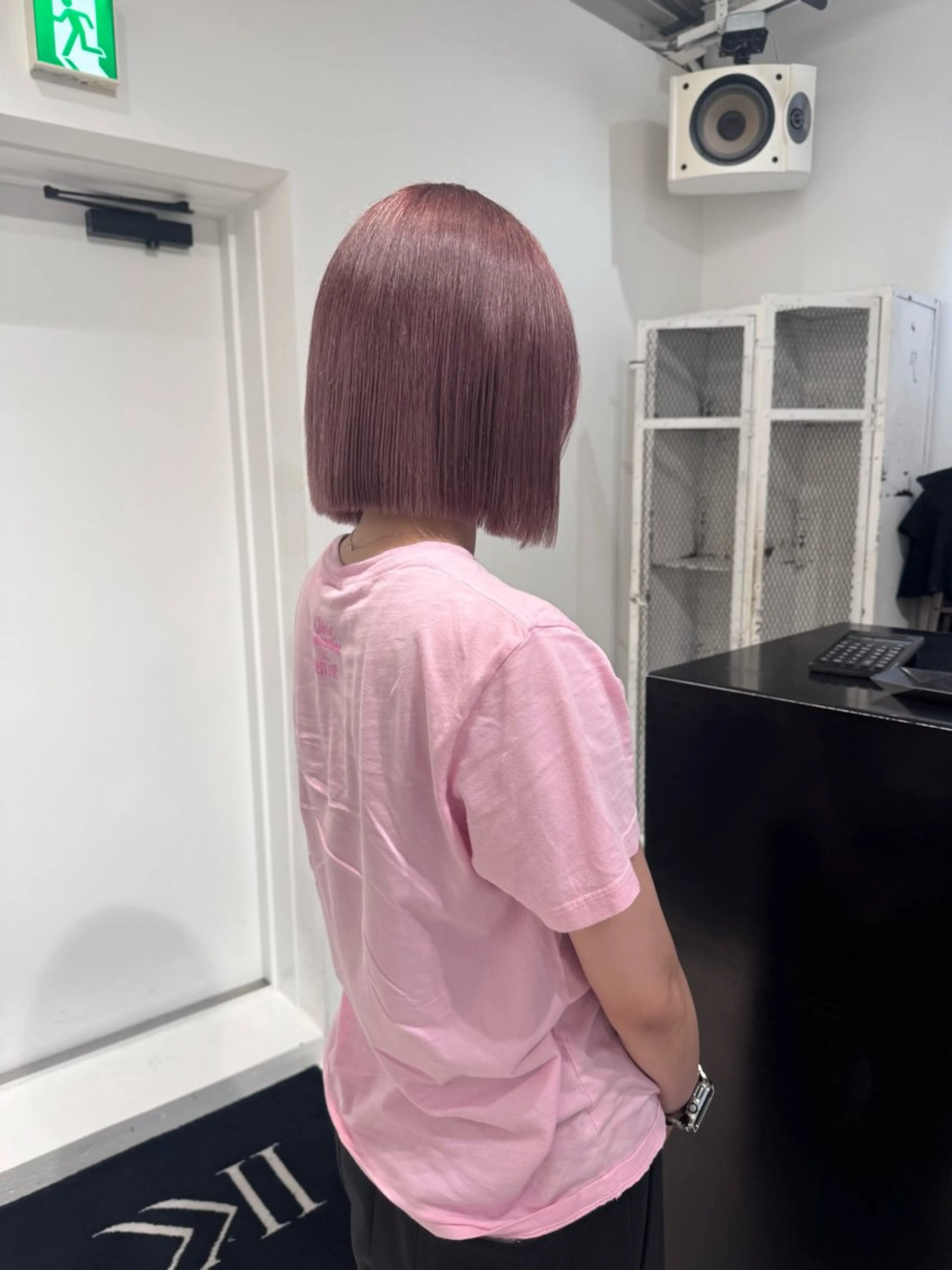 ショート カラー ヘアアレンジ ブリーチ ブラウンカラー カシス グレージュ ラベンダーカラー カット ヘアカラー トリートメント 艶ハイトーン/ヘア アレンジAYAKAのヘアスタイル