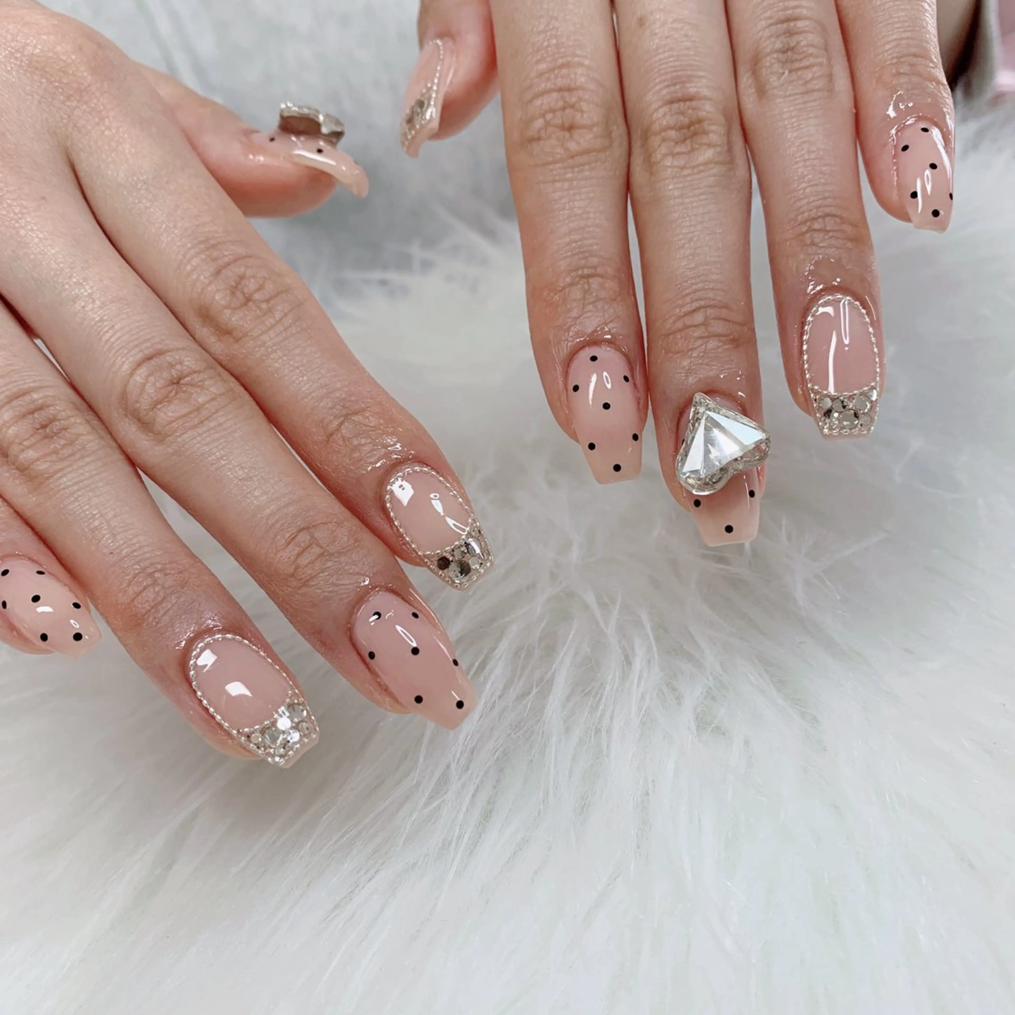 ネイル ハンドネイル La neige* yuki 🥯🍑のネイルデザイン