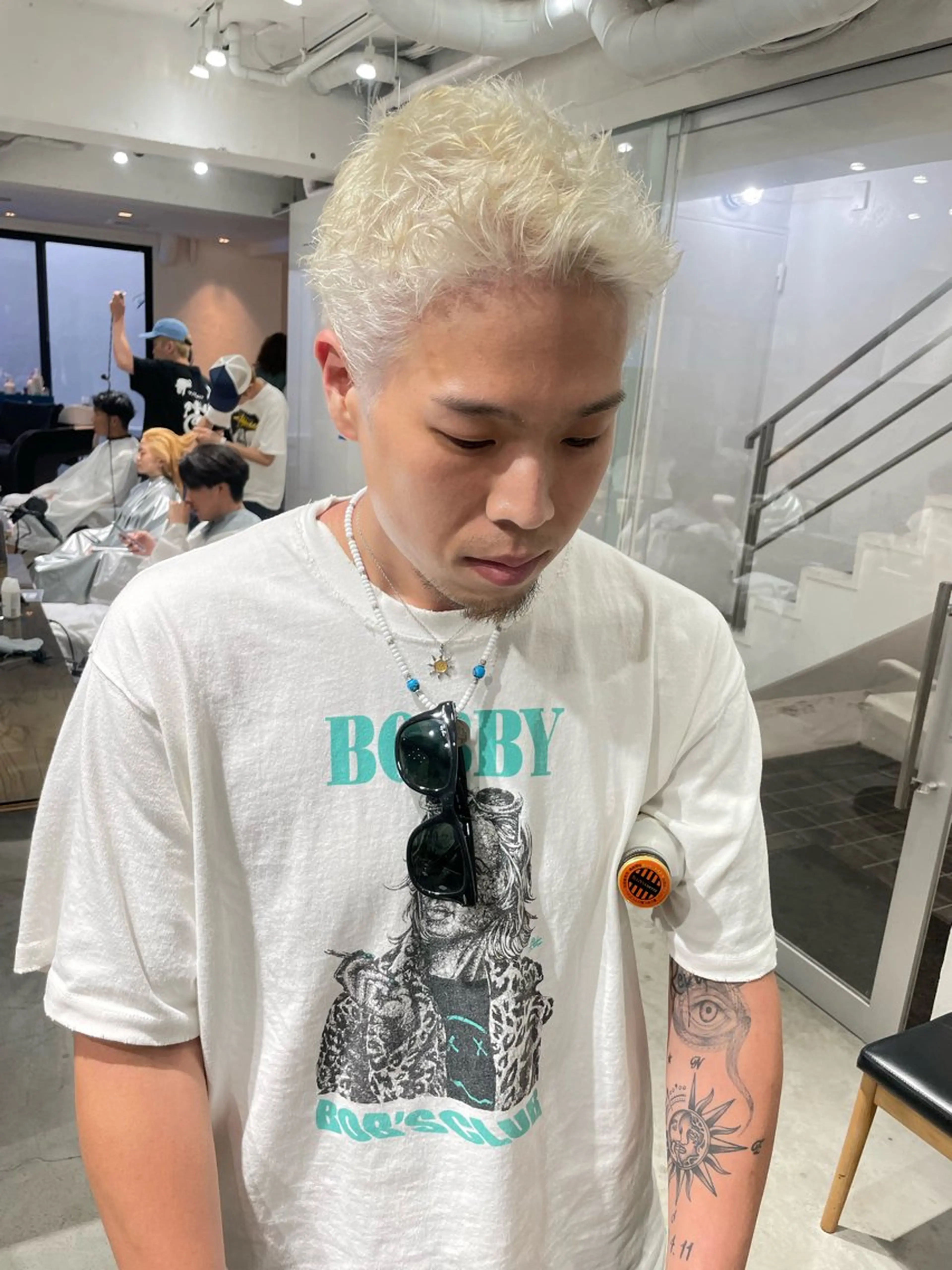 ショート カラー バレイヤージュ ブリーチ ケアブリーチ デザインカラー ダブルカラー ヘアカラー トリートメント スパイラルパーマ 🌐hina⭐️のヘアスタイル