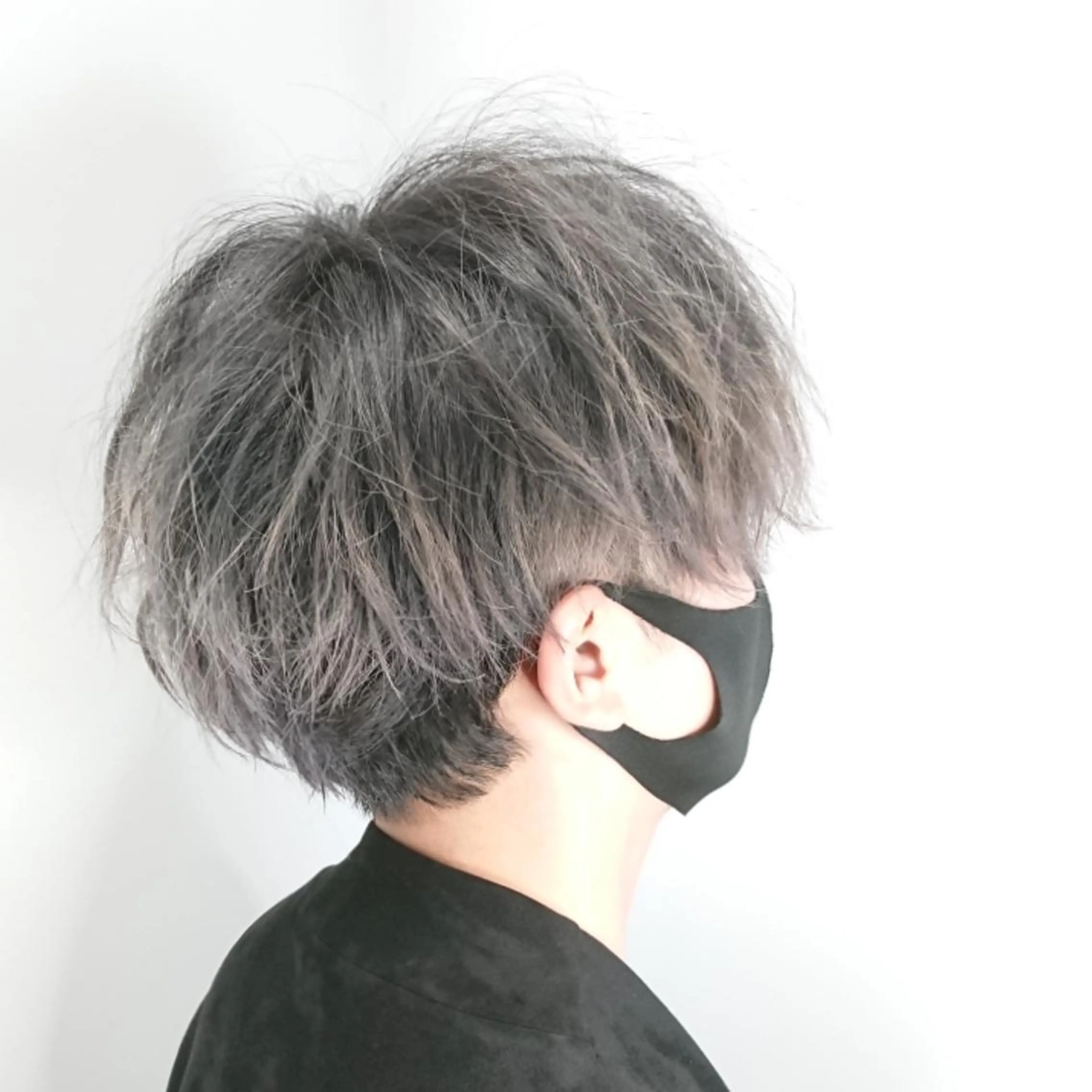 メンズ カラー アッシュ グラデーションカラー シルバー シルバーアッシュ 透明感ハイトーン☆ 今津 佑太のヘアスタイル