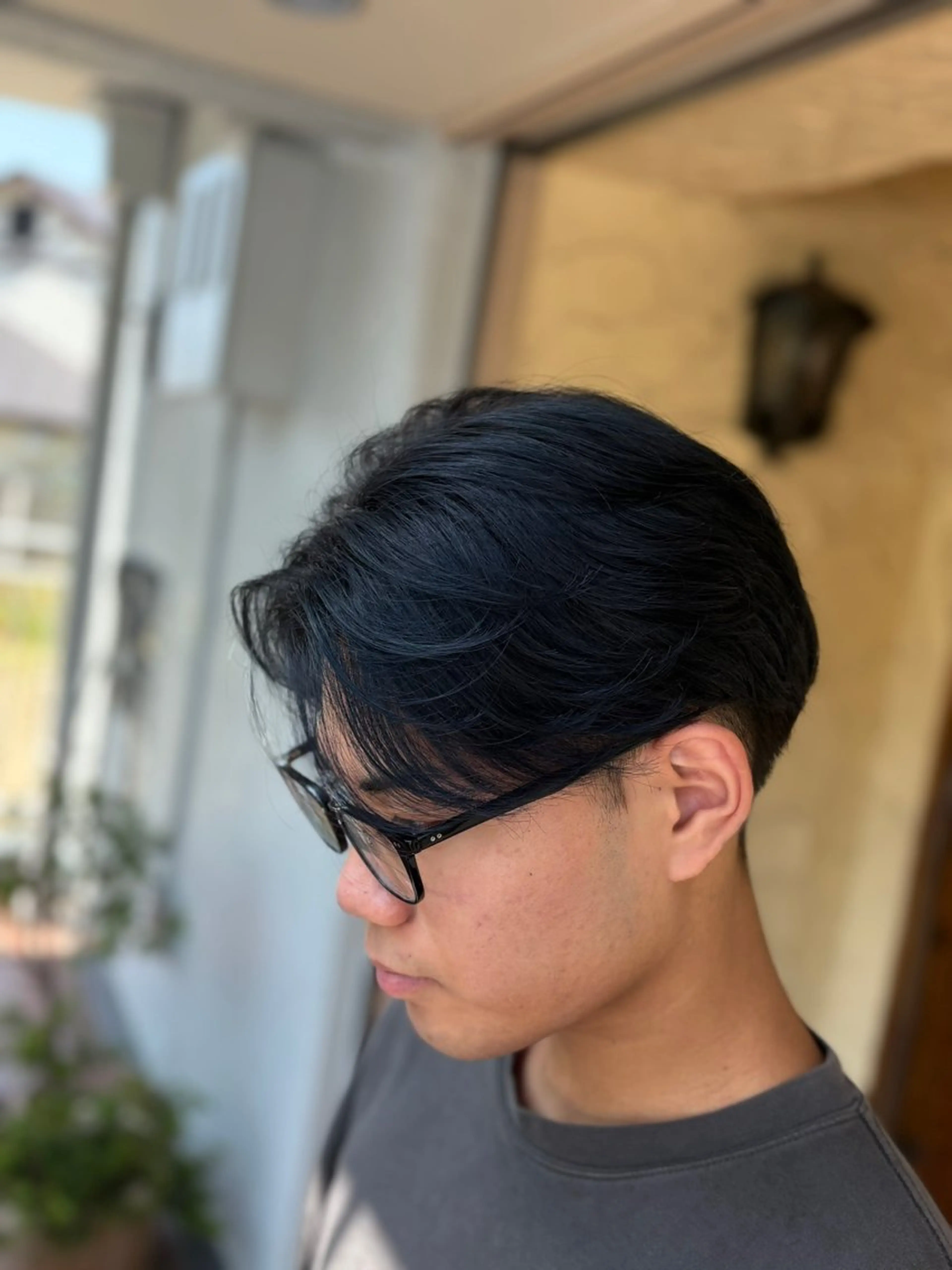 ショート カット ヘアカラー 柘植 雅大のヘアスタイル