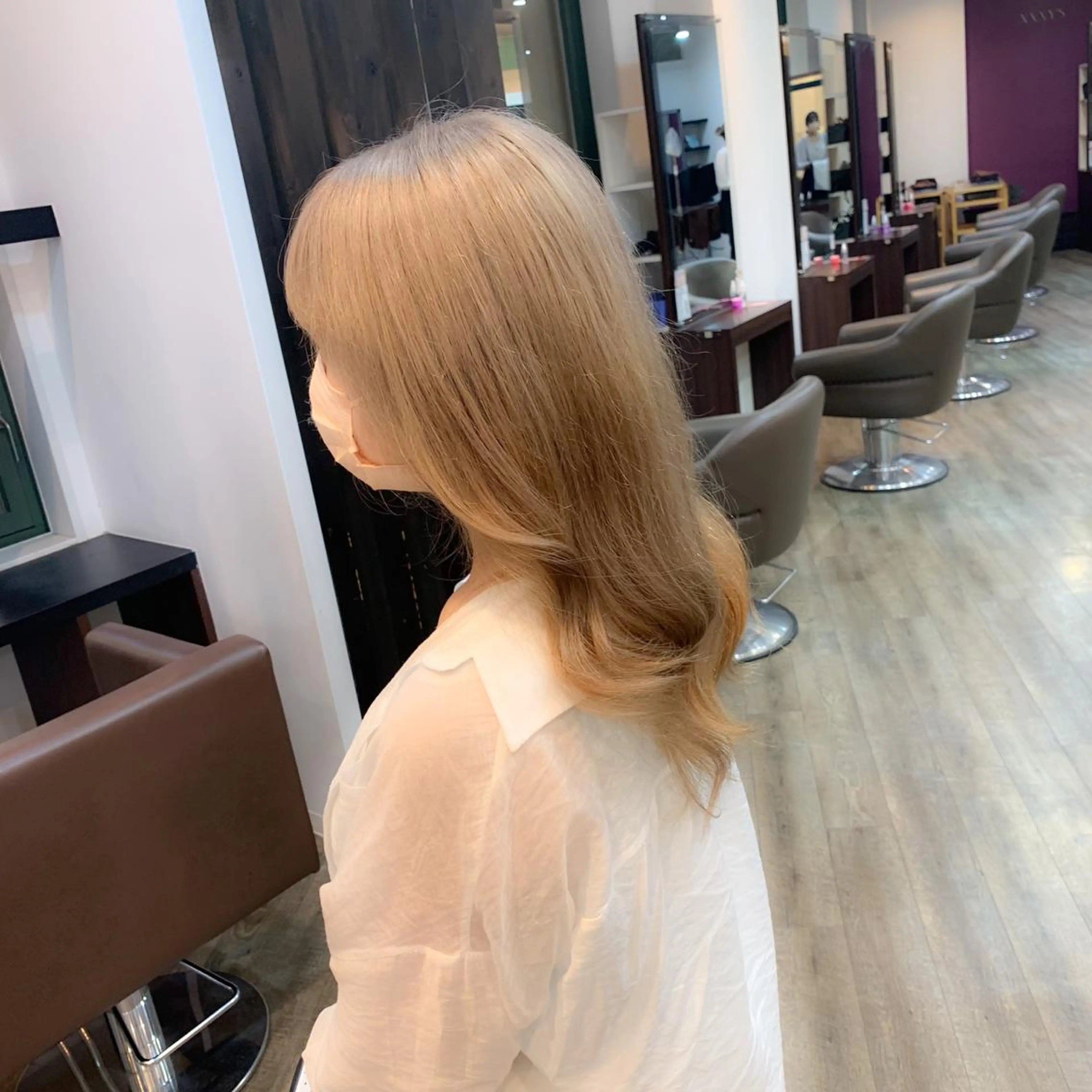 セミロング カラー TONE所属・透明感カラー/ 韓国ヘア/縮毛矯正のヘアスタイル