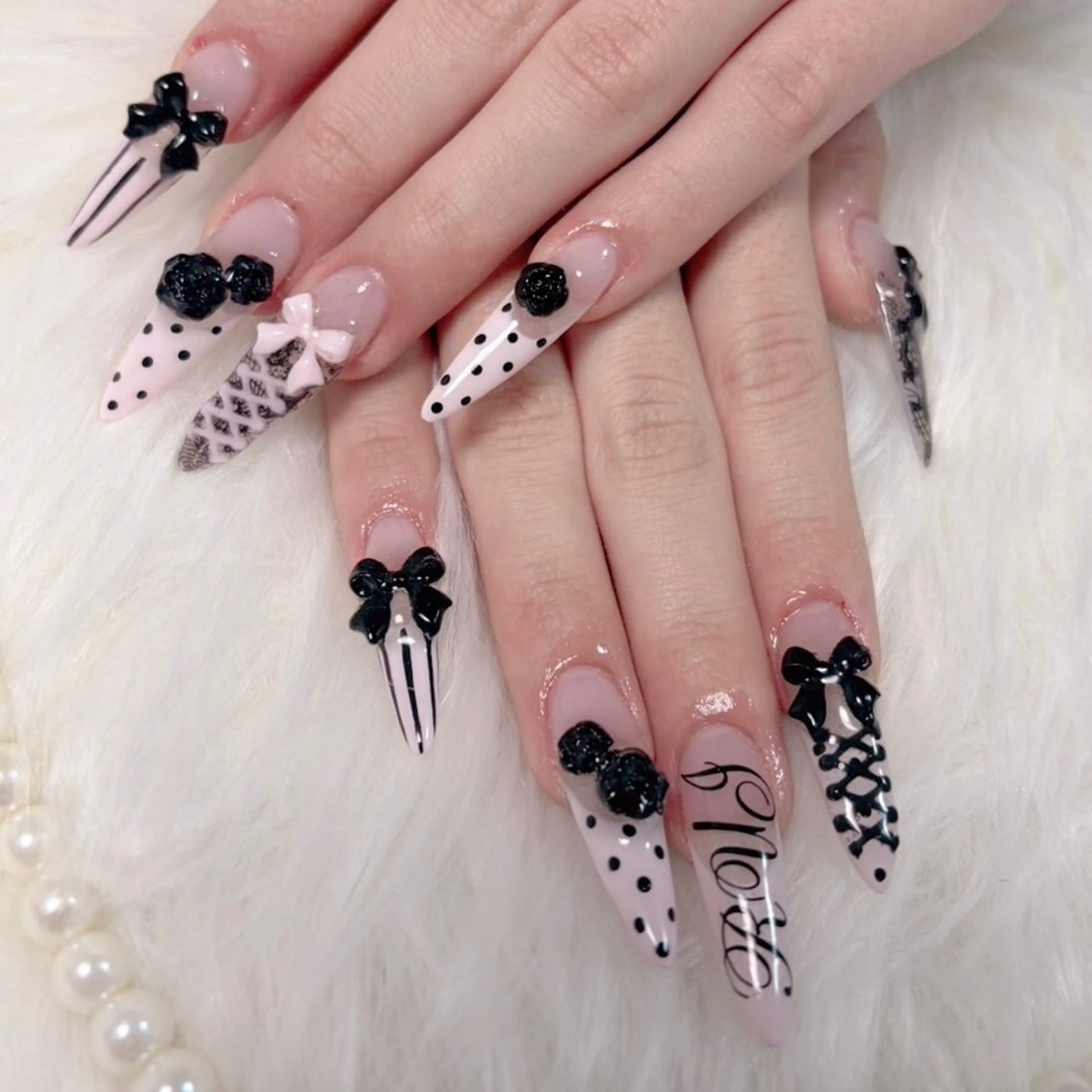 ネイル ハンドネイル nana 🎀予約受付中のネイルデザイン