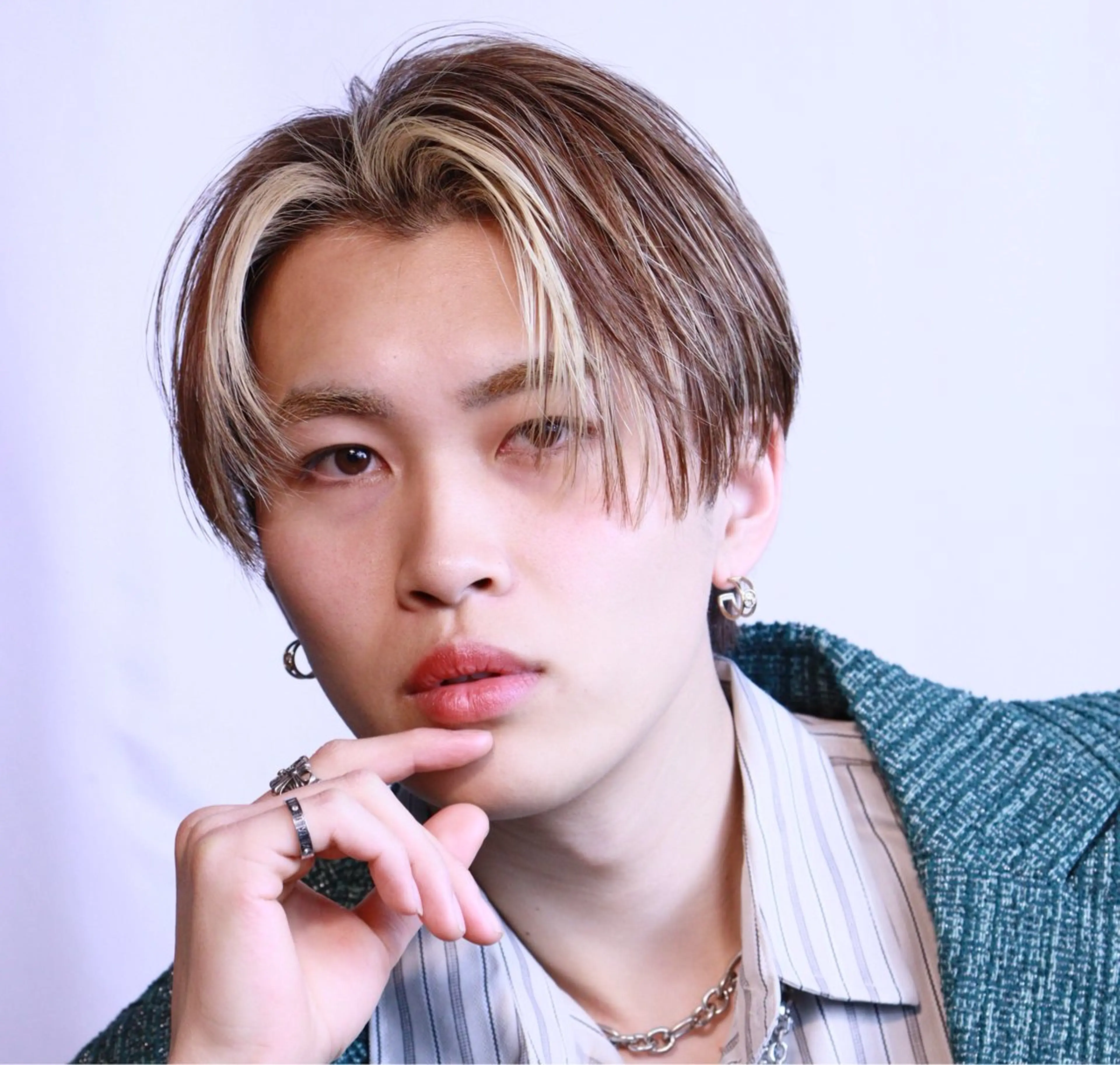 カラー メンズ メンズハイライト ミストバング  フェイスフレーミング ハイライトカラー 💙垢抜け/モテヘア KEISHO🩶のヘアスタイル