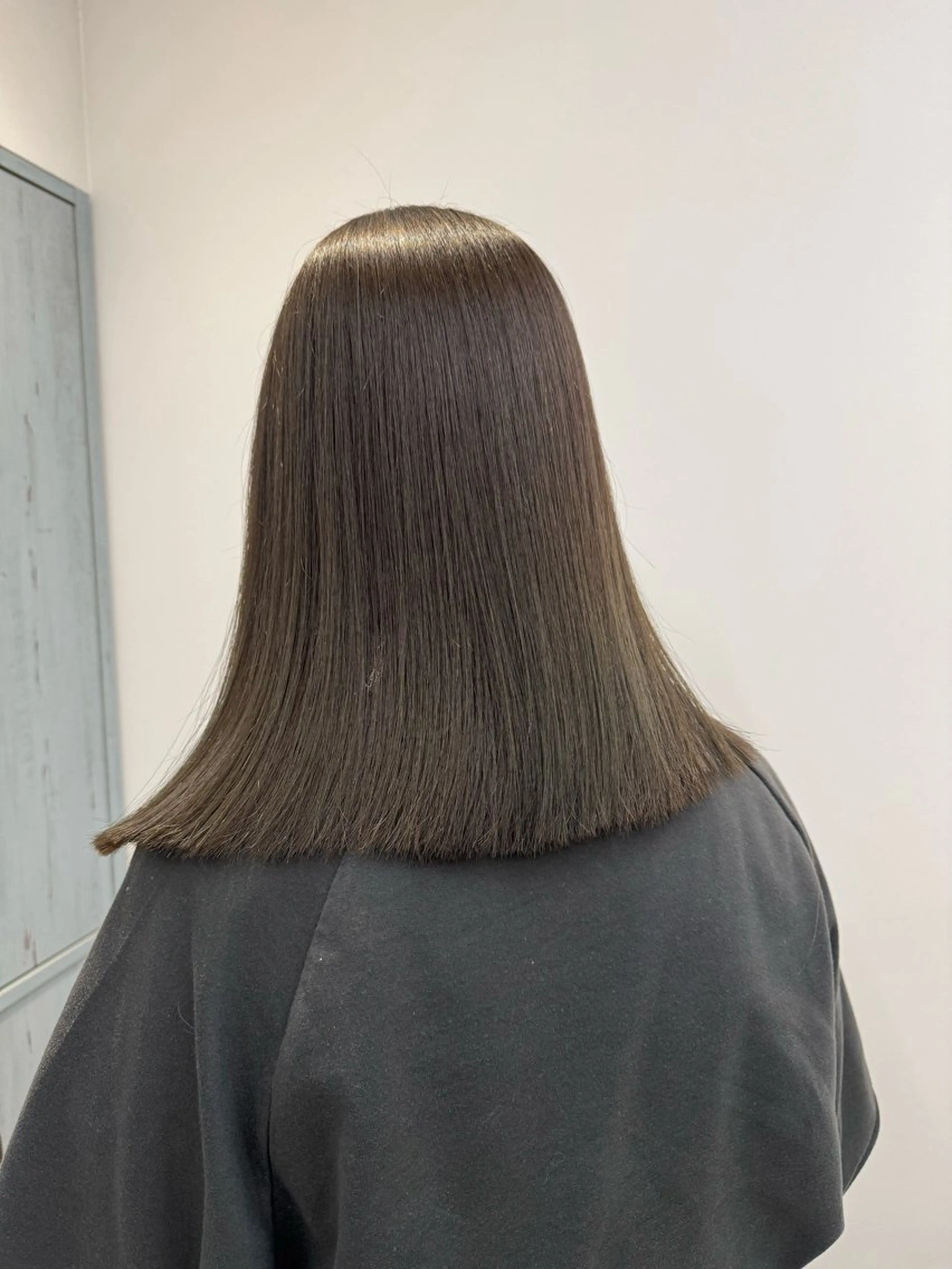 ミディアム カラー ミディアムパーマ バレイヤージュ ベージュカラー ブリーチ ブロンド カット ヘアカラー ほの カラー特化/ ブリーチ/ボブのヘアスタイル