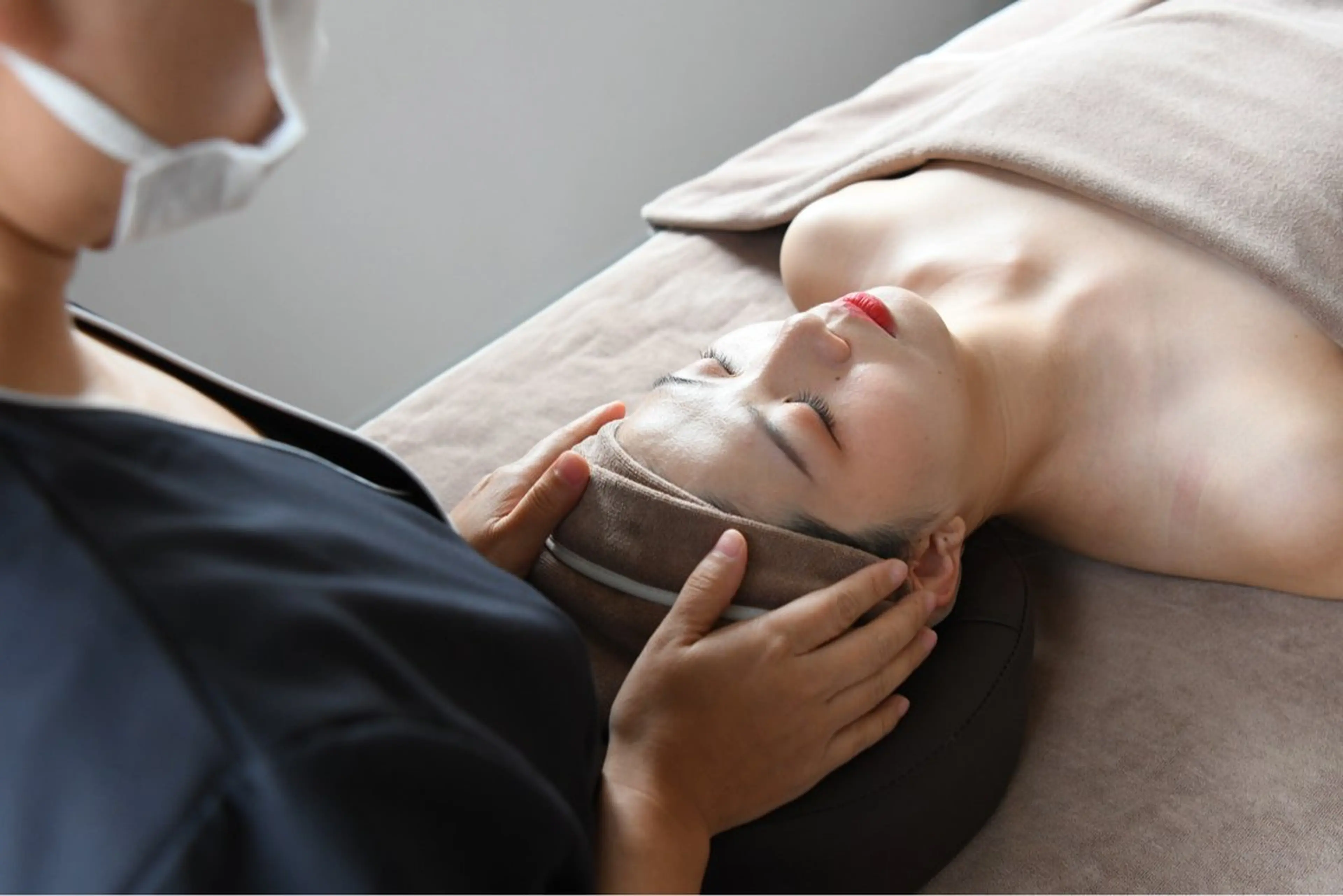 人気NO1【お得セット★】アロマリンパマッサージ60分＋小顔フェイシャル60分の写真