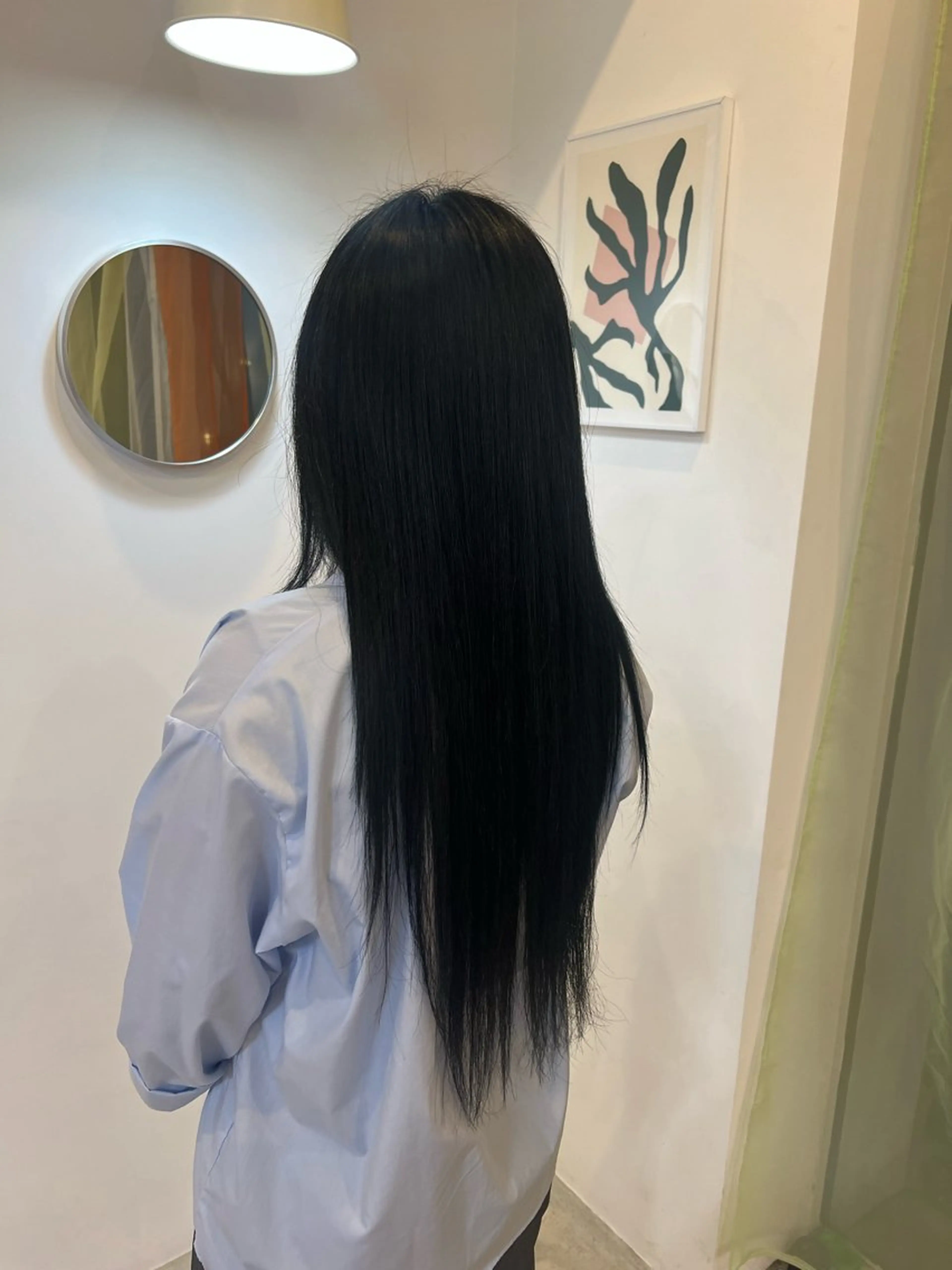 カラー 黒髪 ブルーカラー ブルーブラック 森崎 優菜のヘアスタイル
