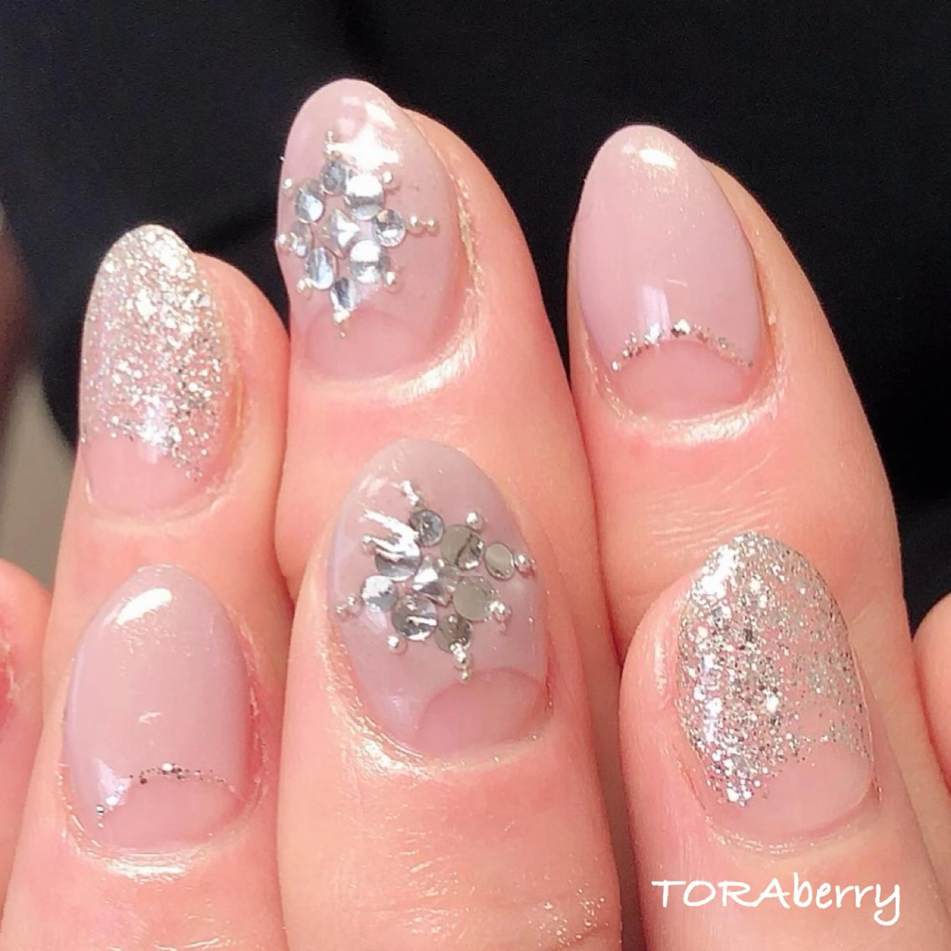 ネイル フレンチネイル 逆フレンチ ハンドネイル ネイリスト なつみのネイルデザイン