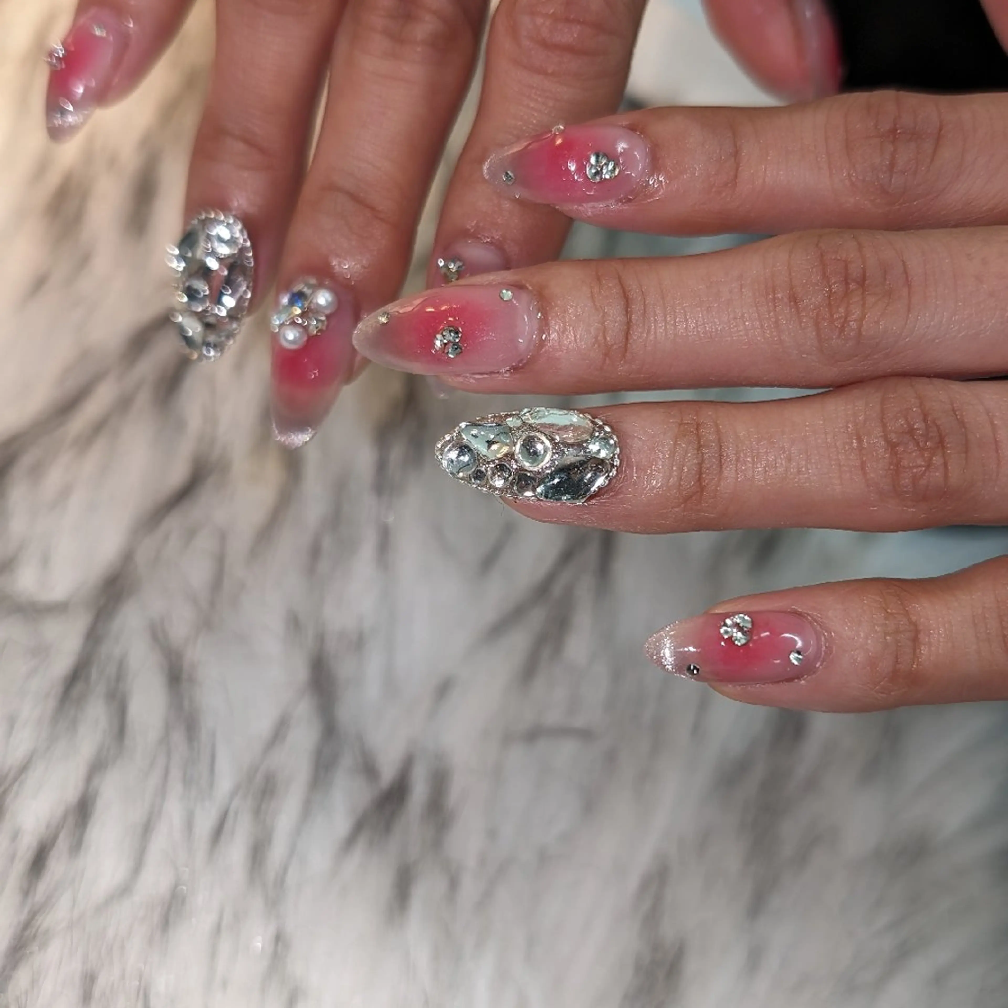 ネイル ハンドネイル RUNWAY 　　の眉毛・アイブロウイメージ