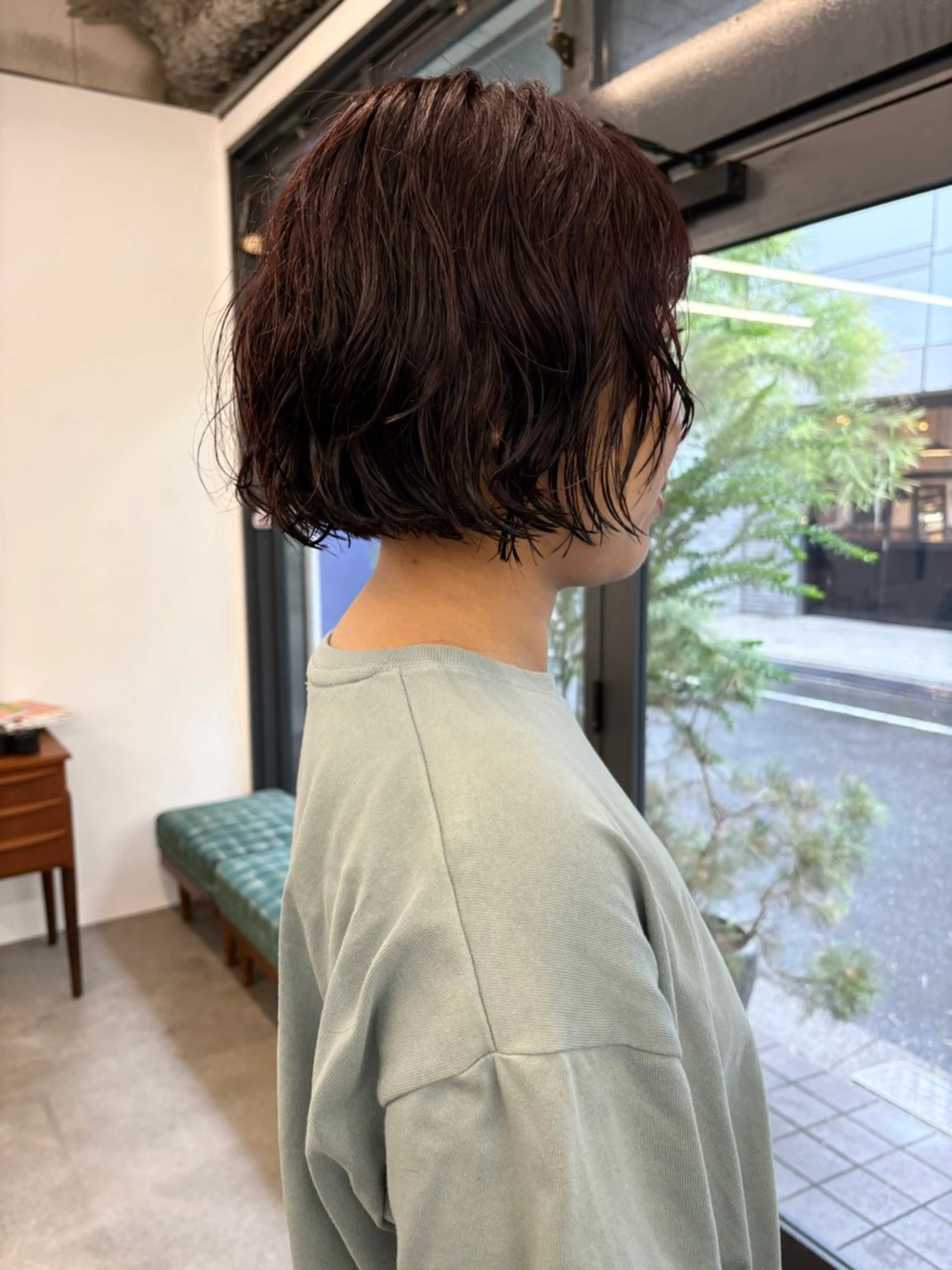 ショート パーマ カット パーマ パーマ、ボブ、透明感 カラー、小須田ゆあのヘアスタイル