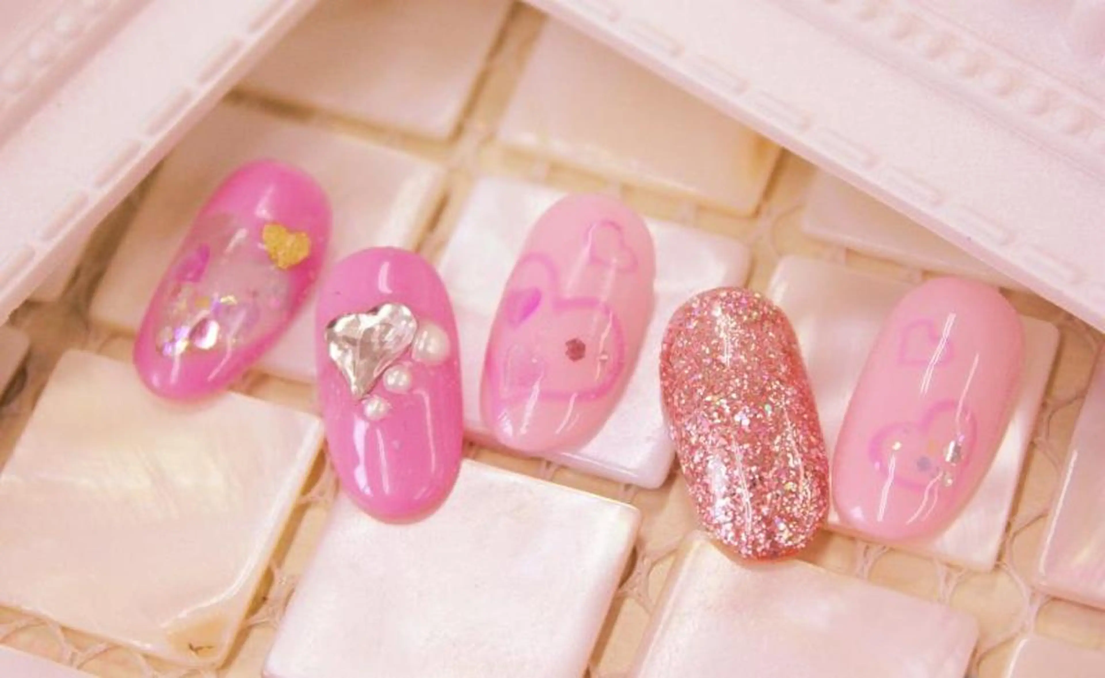 ネイル リラネイル Aikenのネイルデザイン