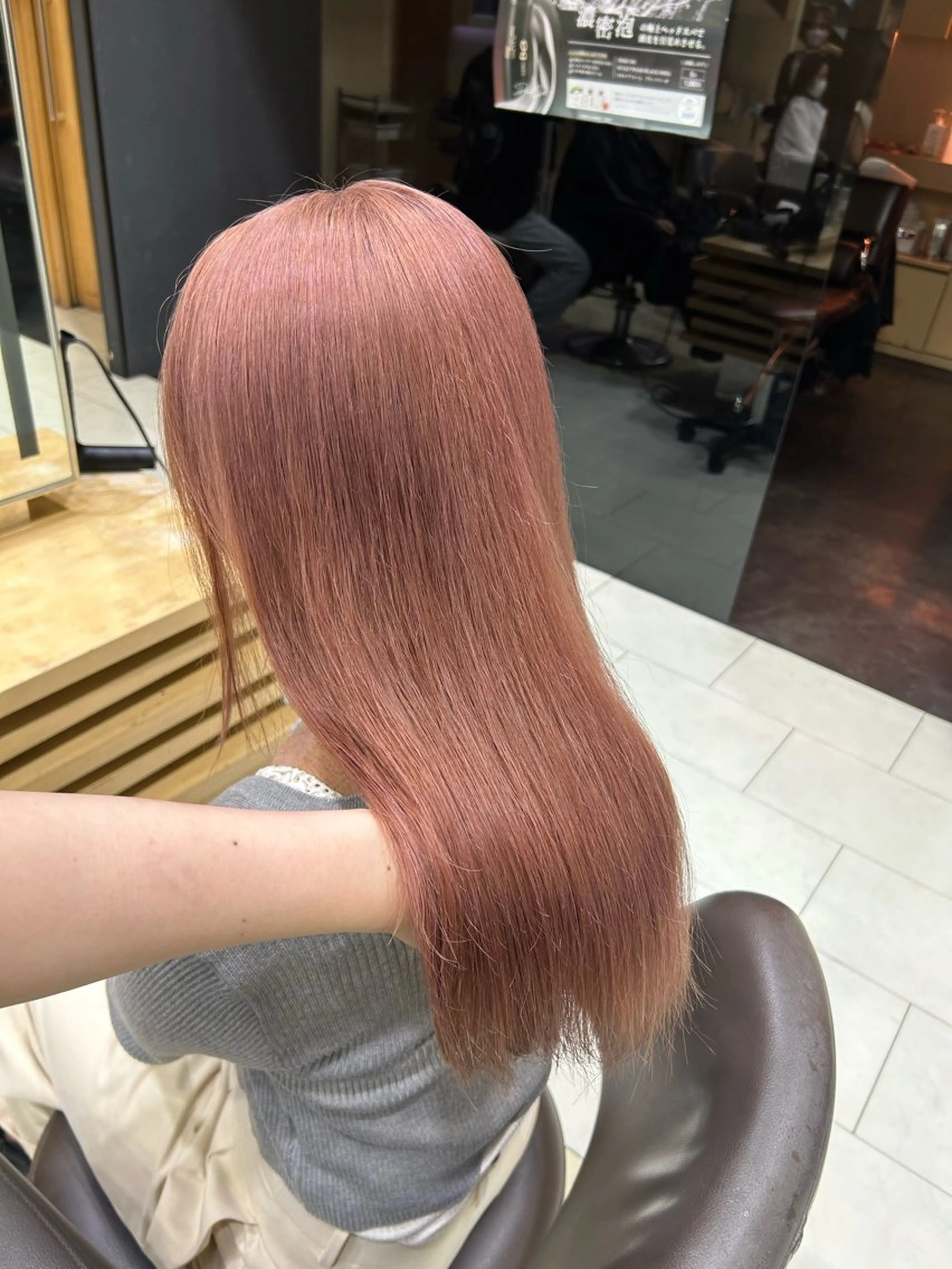 ロング ヘアカラー フェザーパーマ🪶 シャドウ/ジュンエイのヘアスタイル