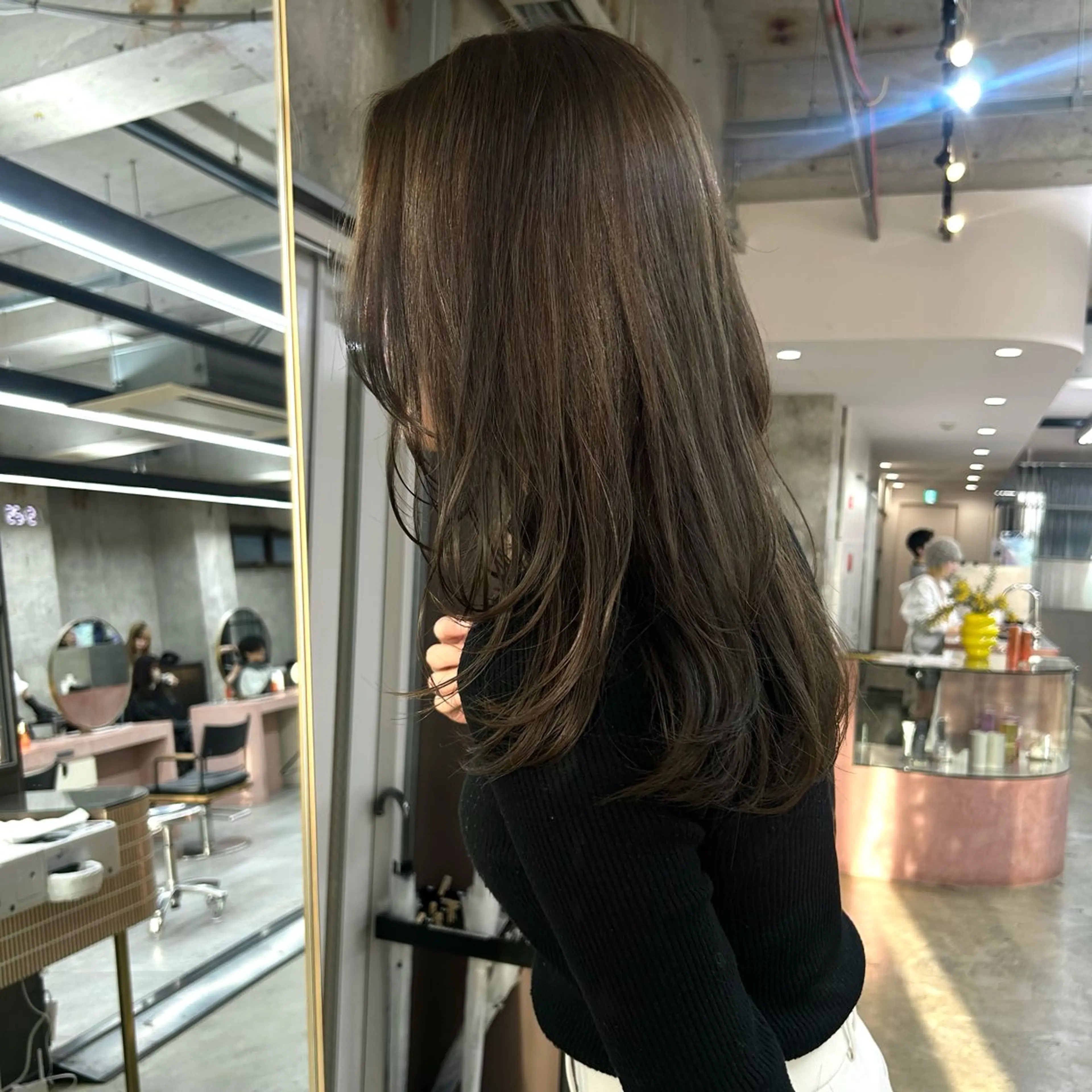 ロング カラー ブリーチ オリーブカラー ヘアカラー 伊藤ほのか /ショート/パーマのヘアスタイル