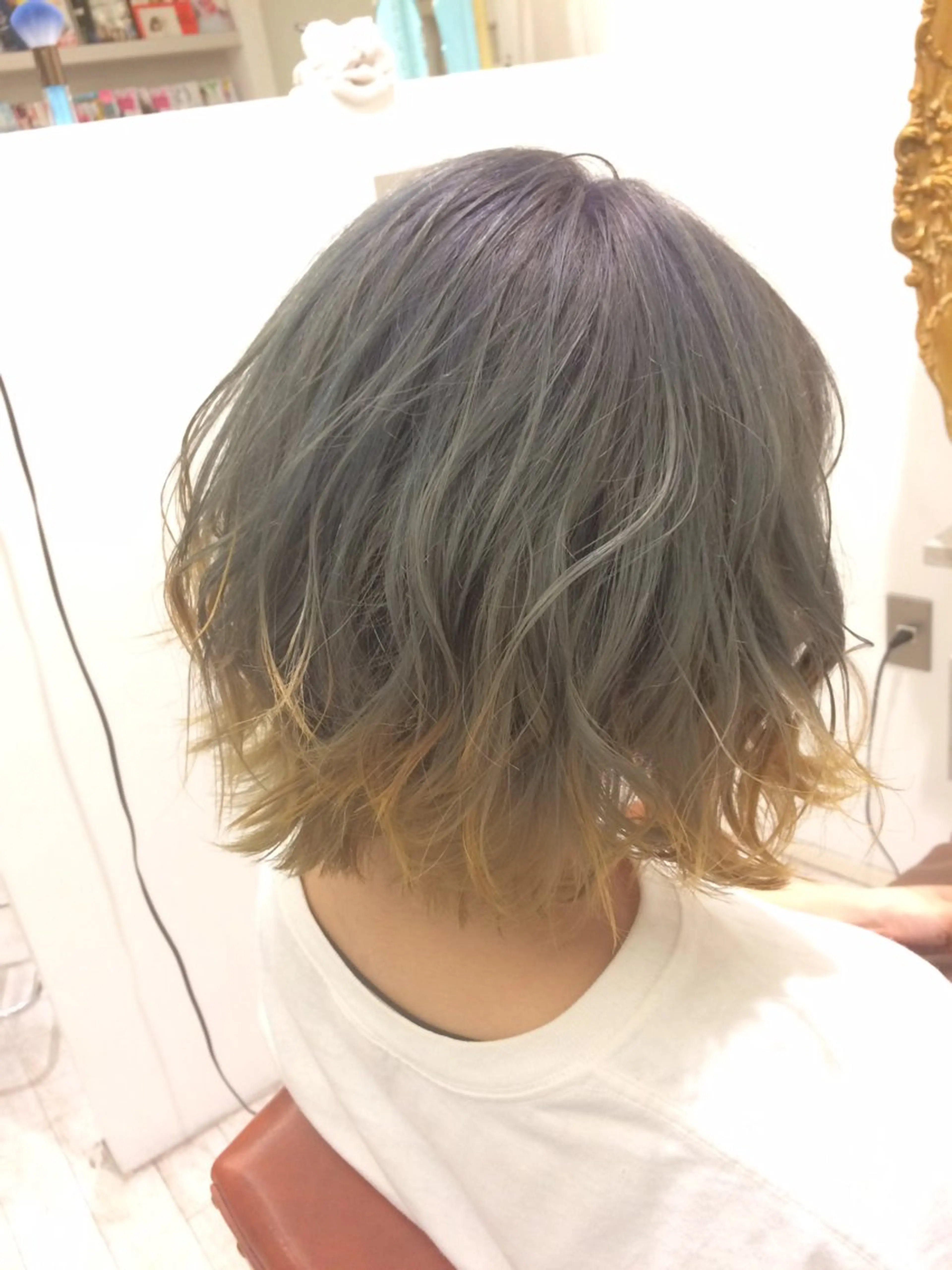 カラー ブリーチ グラデーションカラー イエローカラー カット ヘアカラー トリートメント ブリーチ特化型🐯 Lita -ゆうや-のヘアスタイル