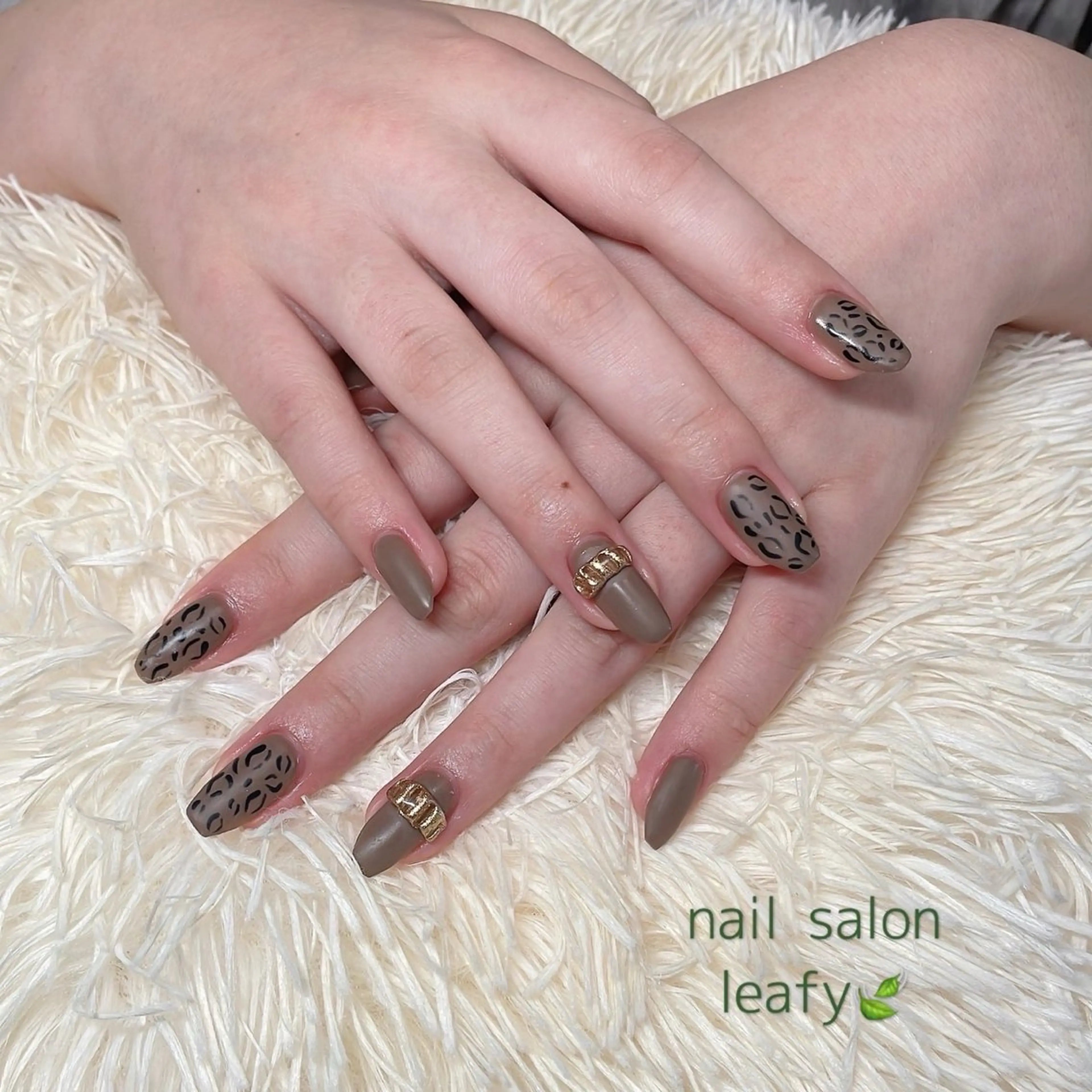 ネイル アニマル柄 ブラウン マットネイル 持ち込み ネイルサロン leafyのネイルデザイン