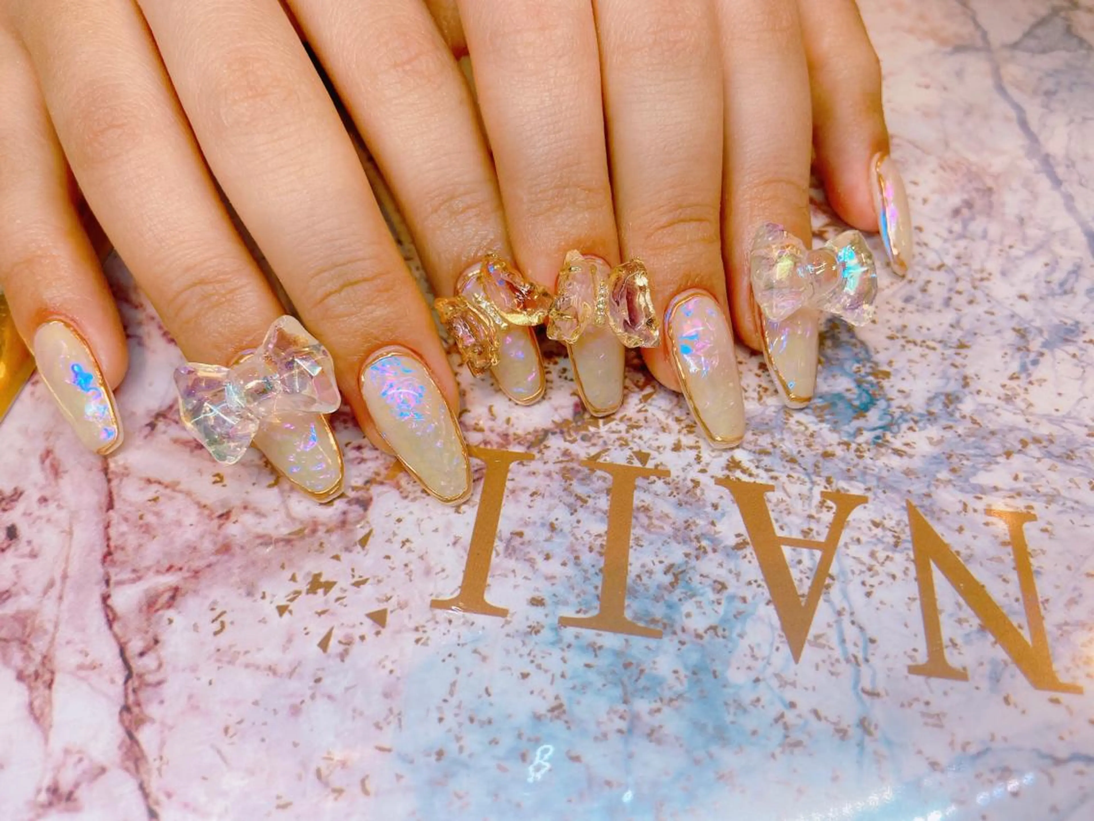 ネイル リボン 長さだし専門店 M2　rikaのネイルデザイン